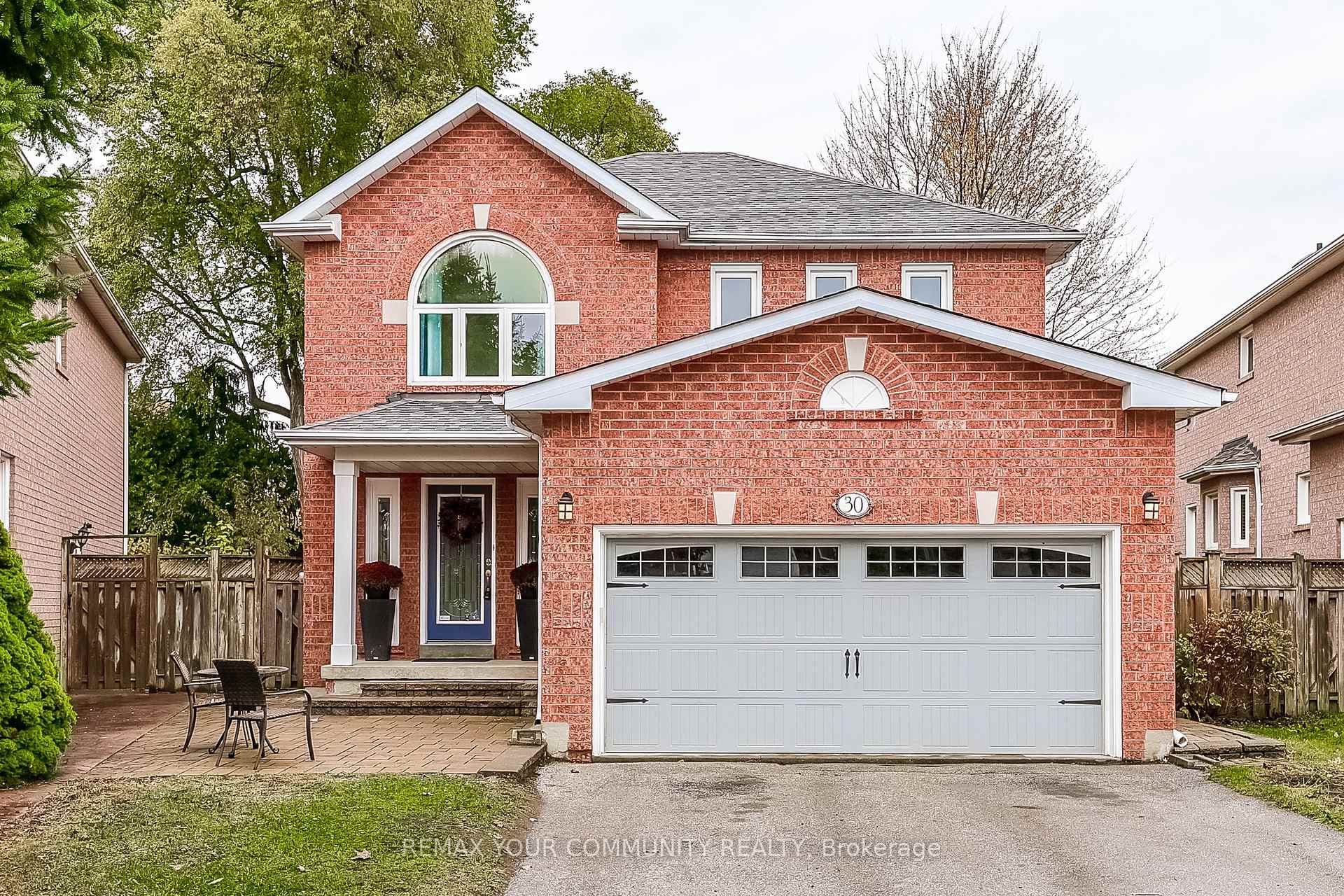 30 Crimson Court, Richmond Hill, ON L4C 0J5 - Photo 1