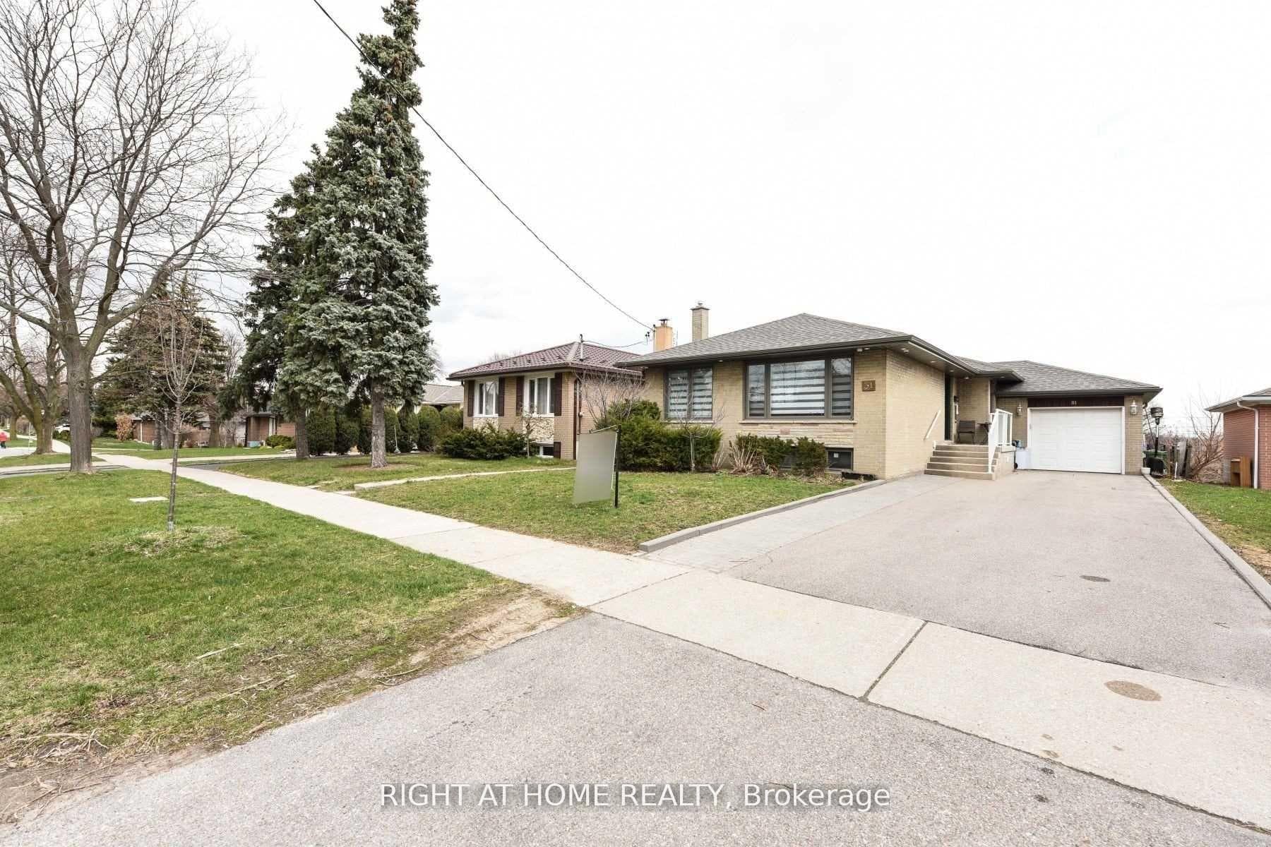 31 Griggsden Avenue, Etobicoke (Kingsview Village / Humber Heights), ON M9P 3A1 - Photo 1