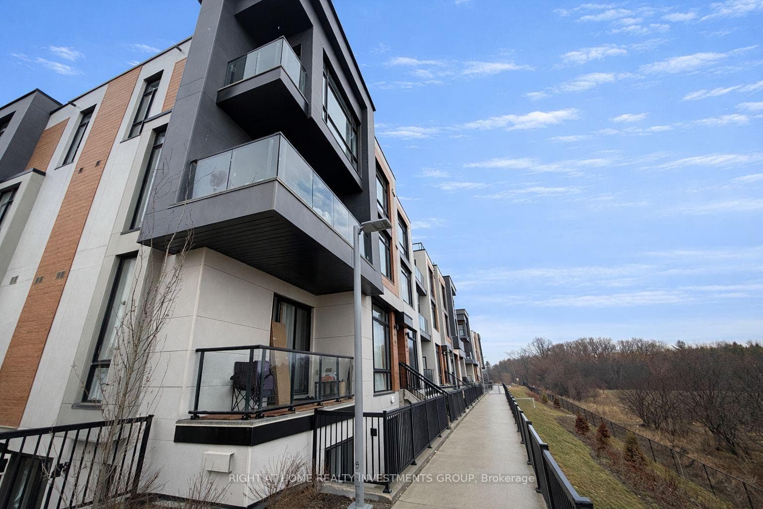 5 Steckley House Lane Unit 714, Richmond Hill, ON L4S 1M4 - Photo 1