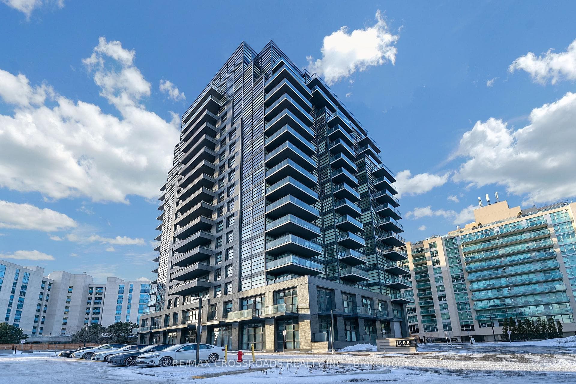 1606 Charles Street Unit 202, Whitby, ON L1N 0P1 - Photo 1