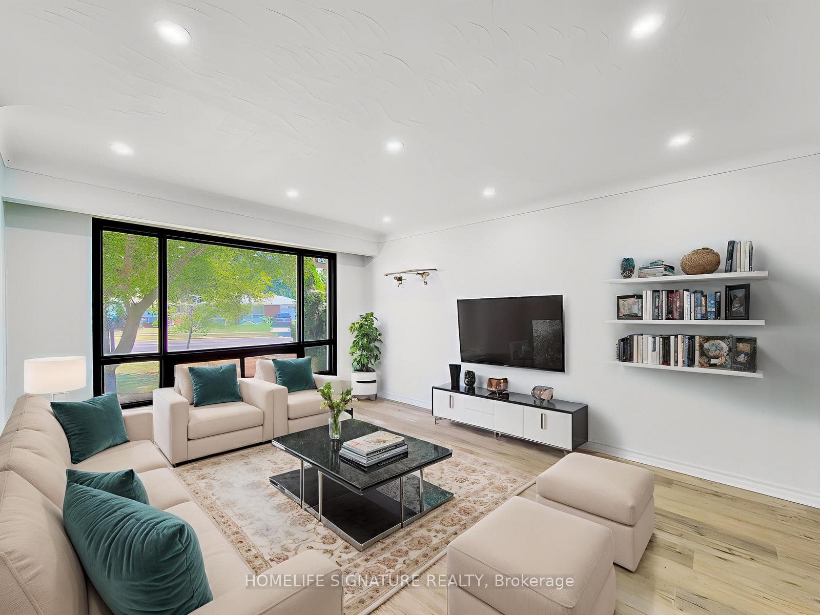 443 Vine Street, St. Catharines, ON L2M 3S6 - Photo 1