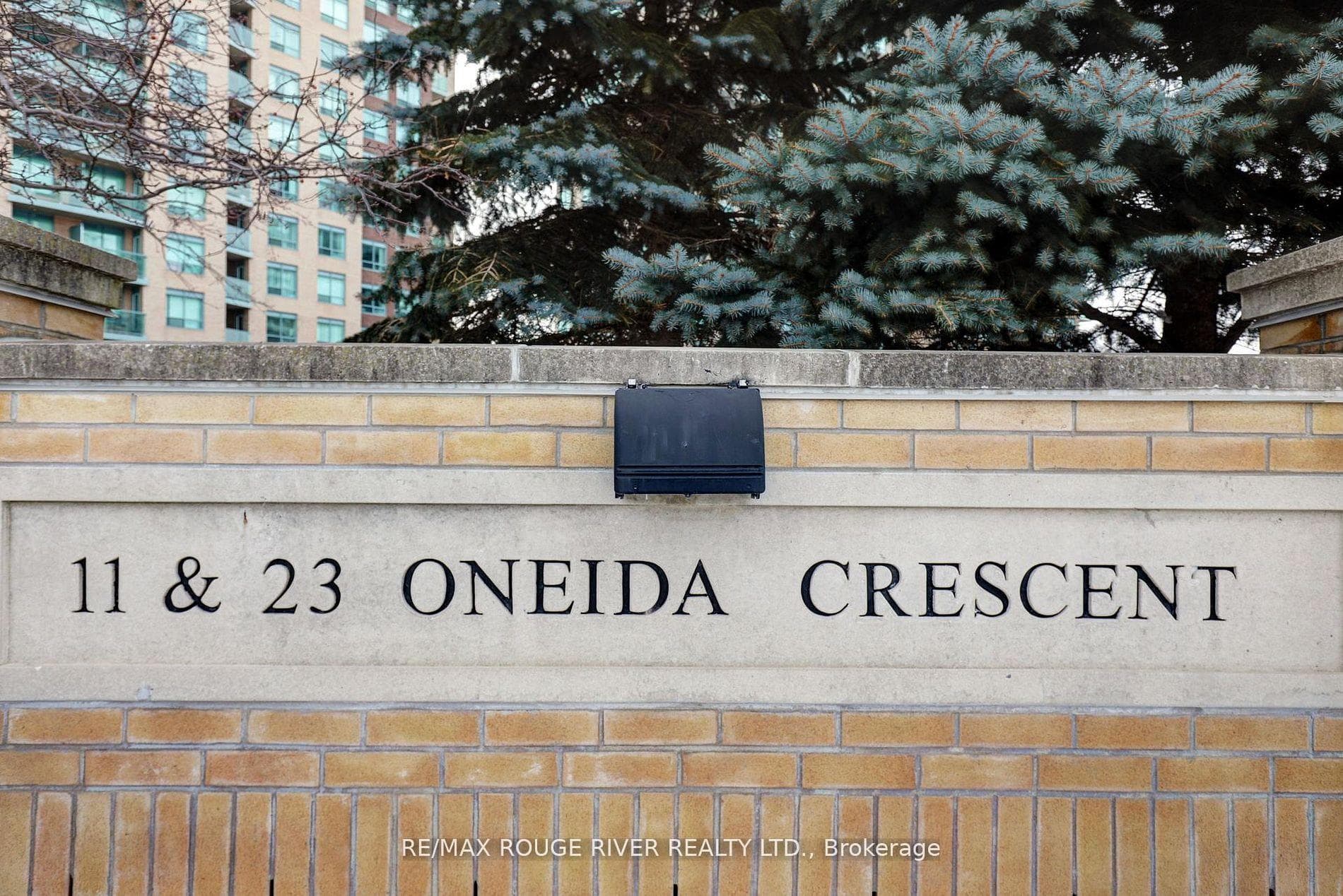 11 Oneida Crescent Unit 1008, Richmond Hill, ON L4B 0A1 - Photo 1