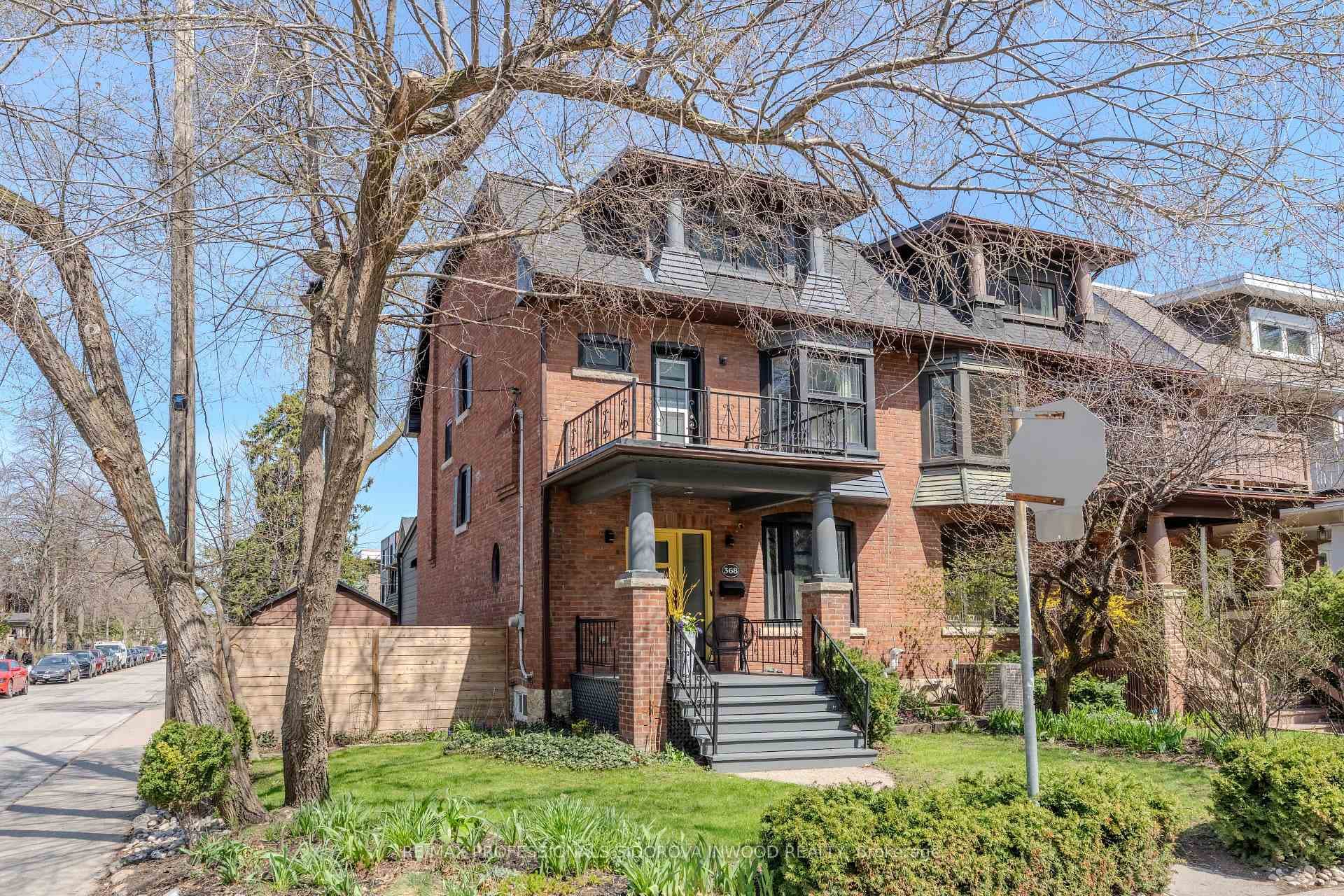 368 Glenlake Avenue, Toronto W02