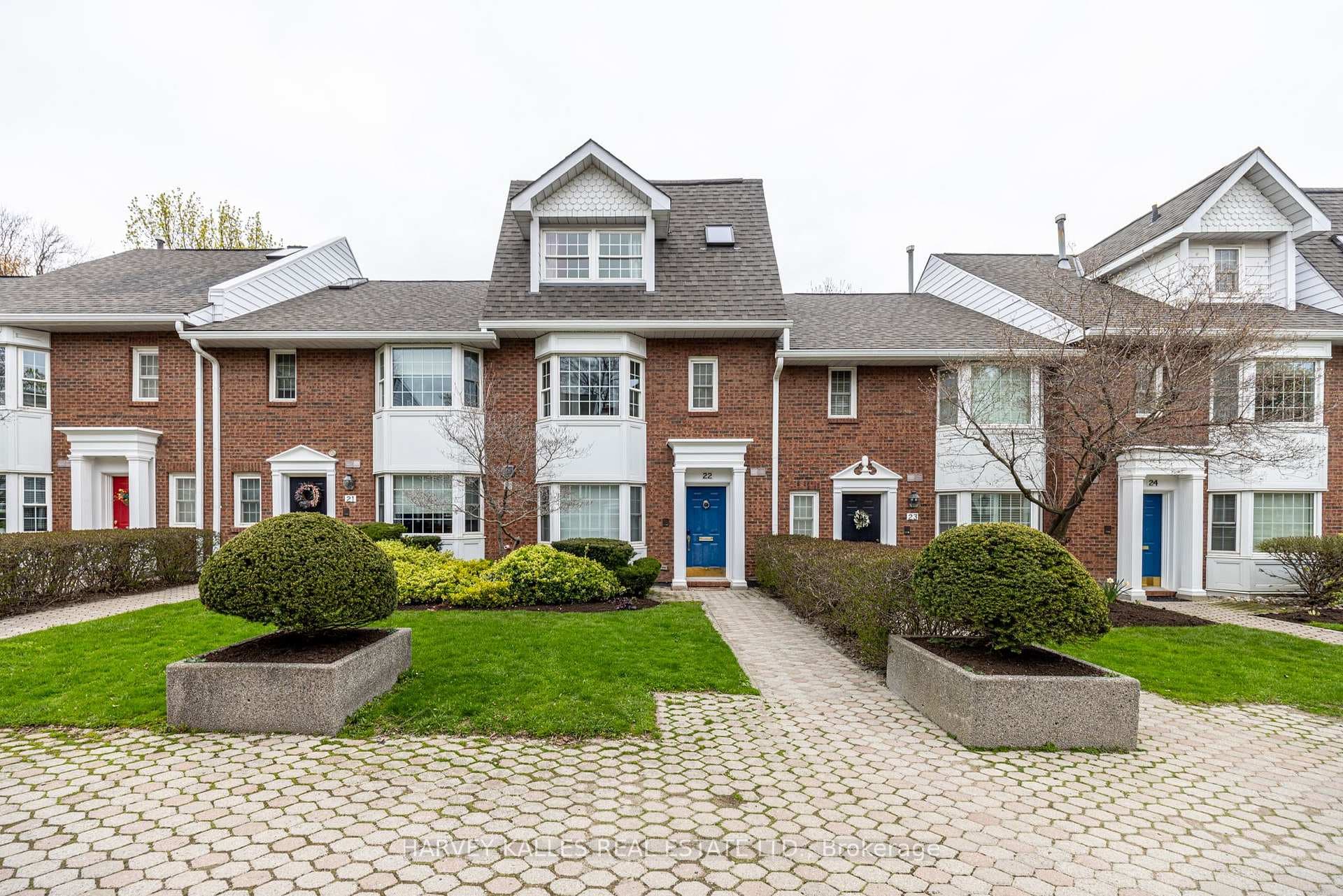 240 Broadway Avenue Unit 22, Leaside / Davisville, ON M4P 1V9 - Photo 1