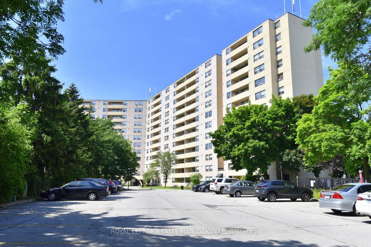 700 Dynes Road Unit 102, Burlington