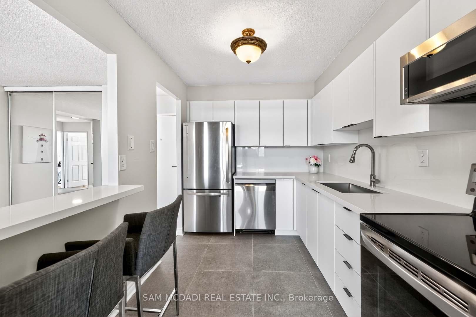 3501 Glen Erin Drive Unit 407, Mississauga, ON L5L 2E9 - Photo 1