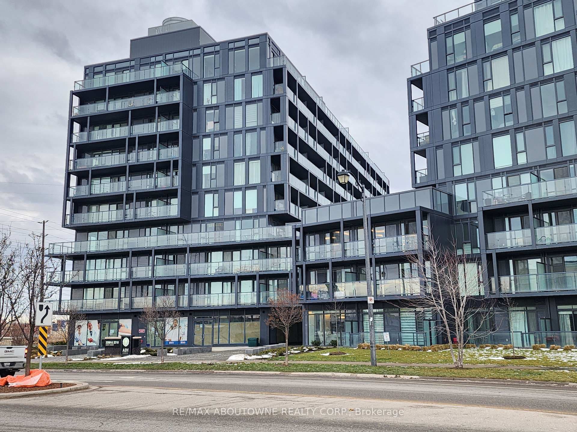 3210 Dakota Common Unit 101, Burlington, ON L7M 2A8 - Photo 1