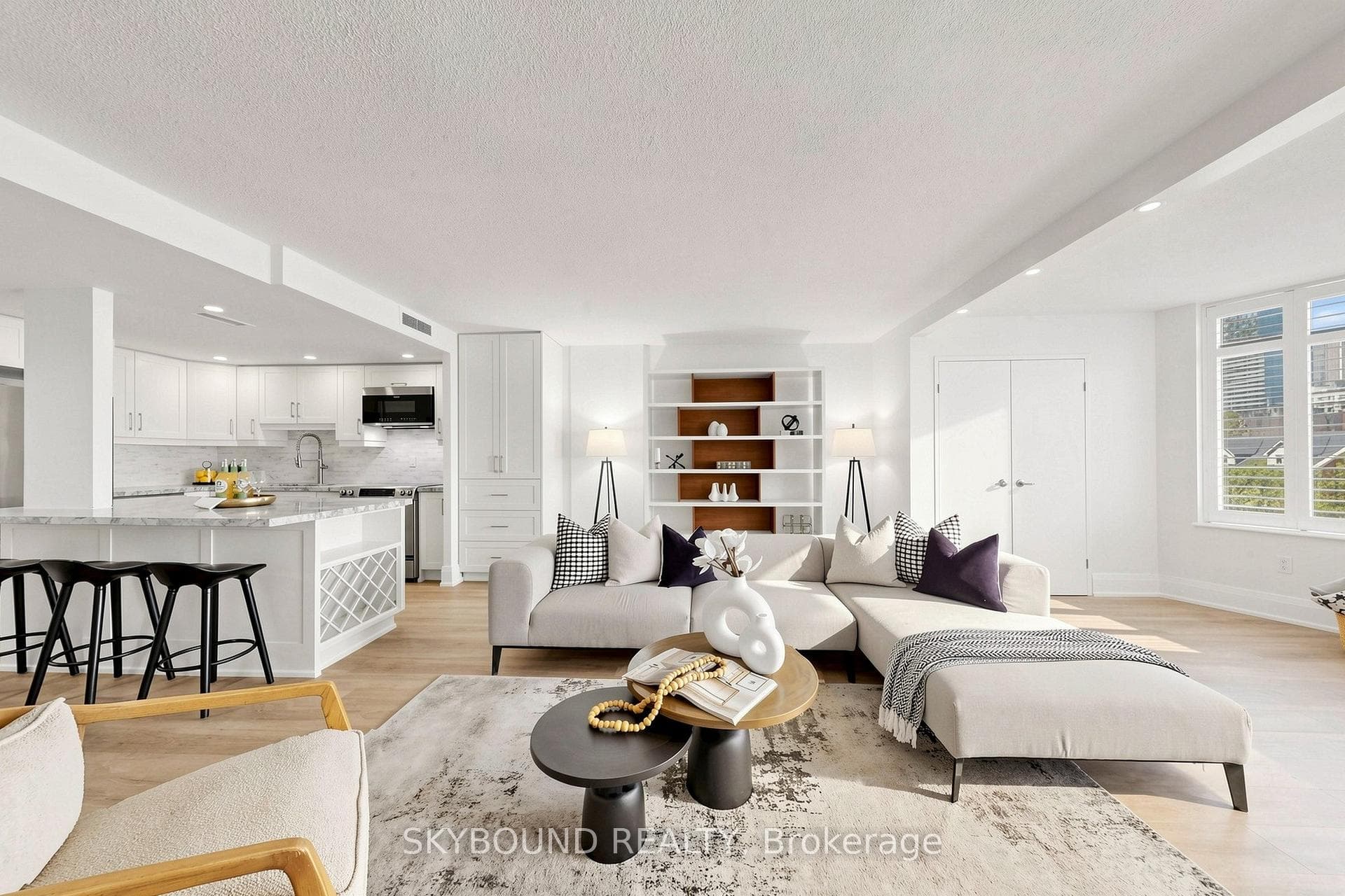 135 George Street Unit 401, Regent Park / Cabbagetown / St. James Town, ON M5A 4E8 - Photo 1