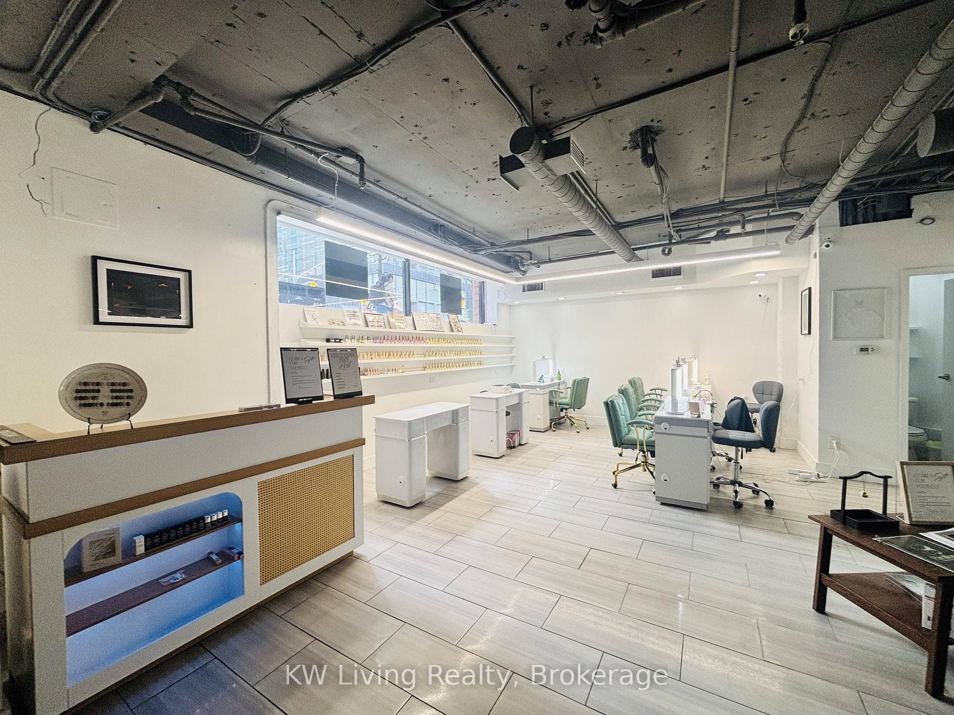 1300 Bay Street Unit LL2 & LL3, Annex / Yorkville / Summerhill, ON M5R 3K8 - Photo 1