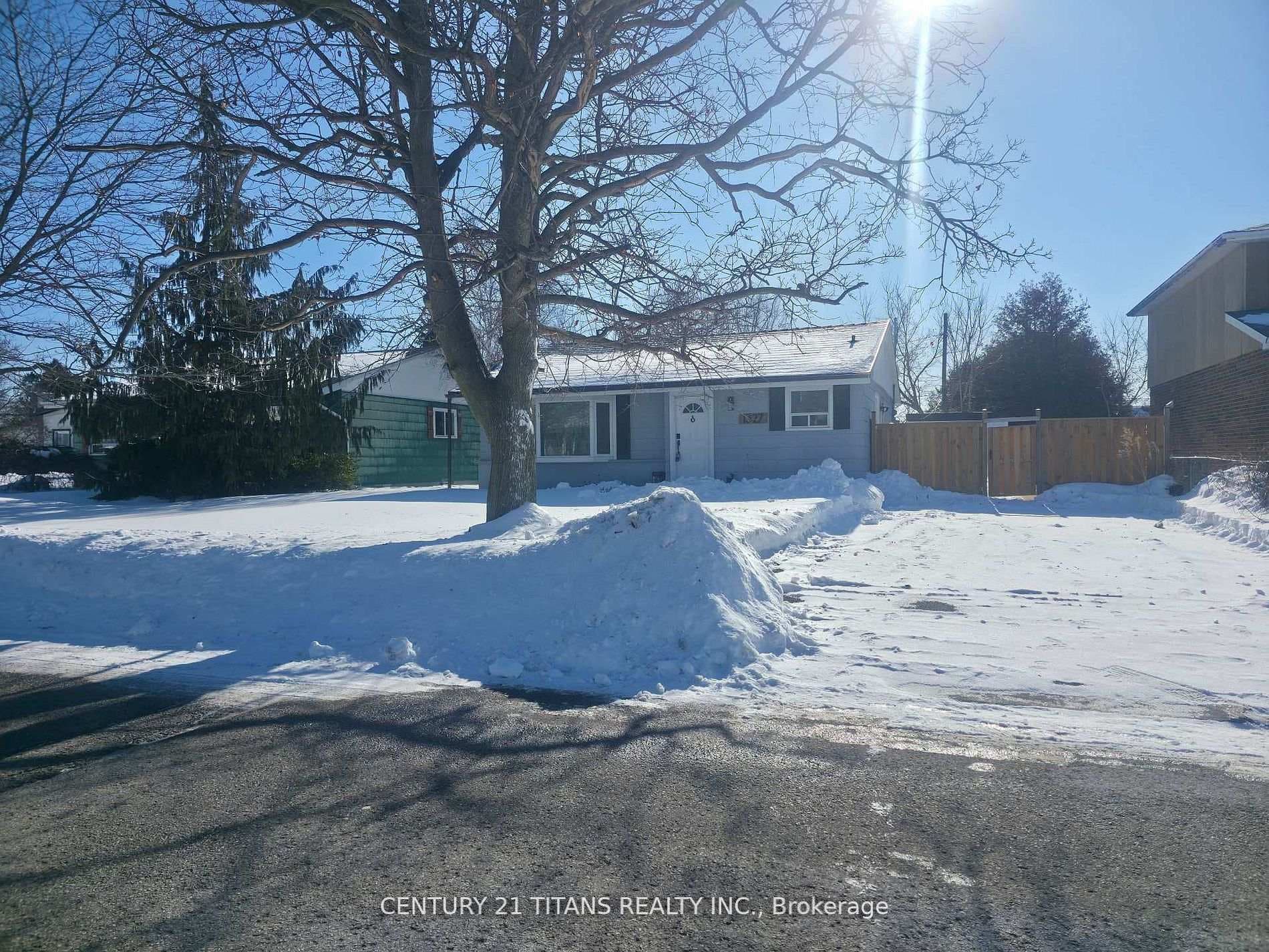 1327 Commerce Street, Pickering, ON L1W 1E1 - Photo 1
