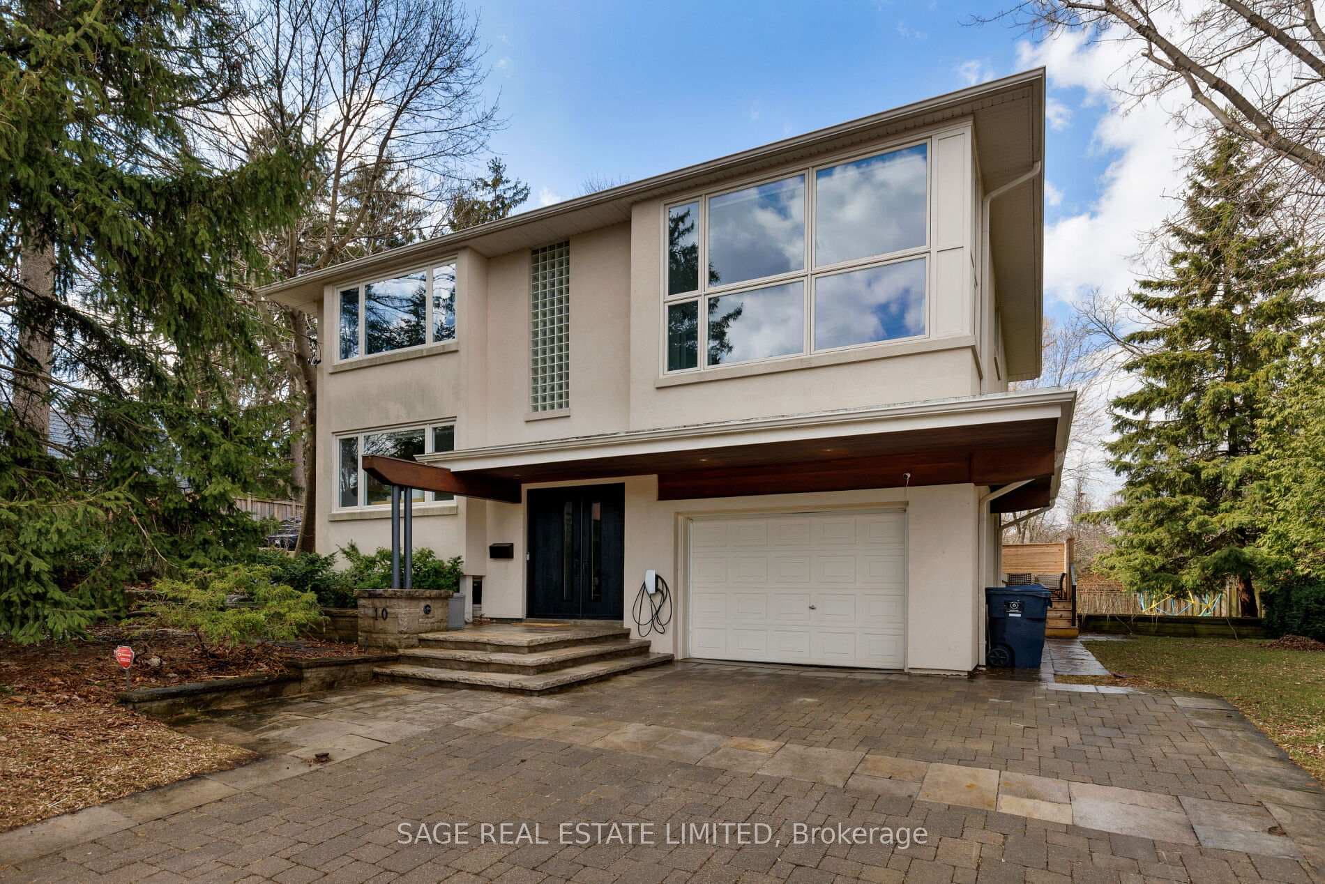 10 Walford Road, Etobicoke (Islington / Rexdale), ON M8X 2P1 - Photo 1