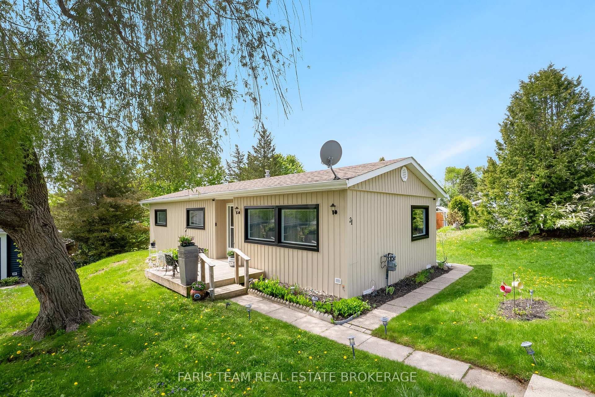 21 Hawthorne Drive, Innisfil