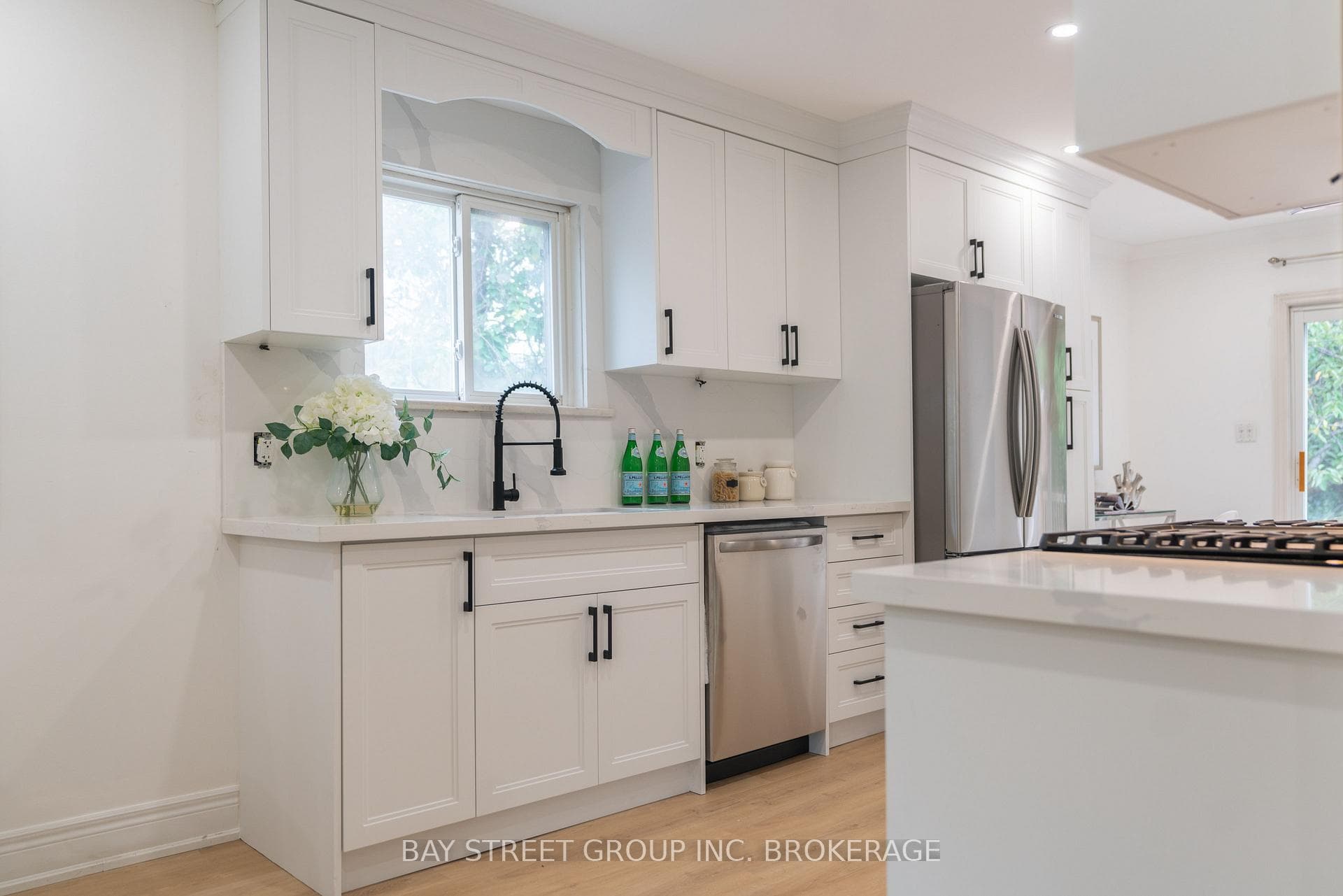 10 Snowden Street, Toronto W05