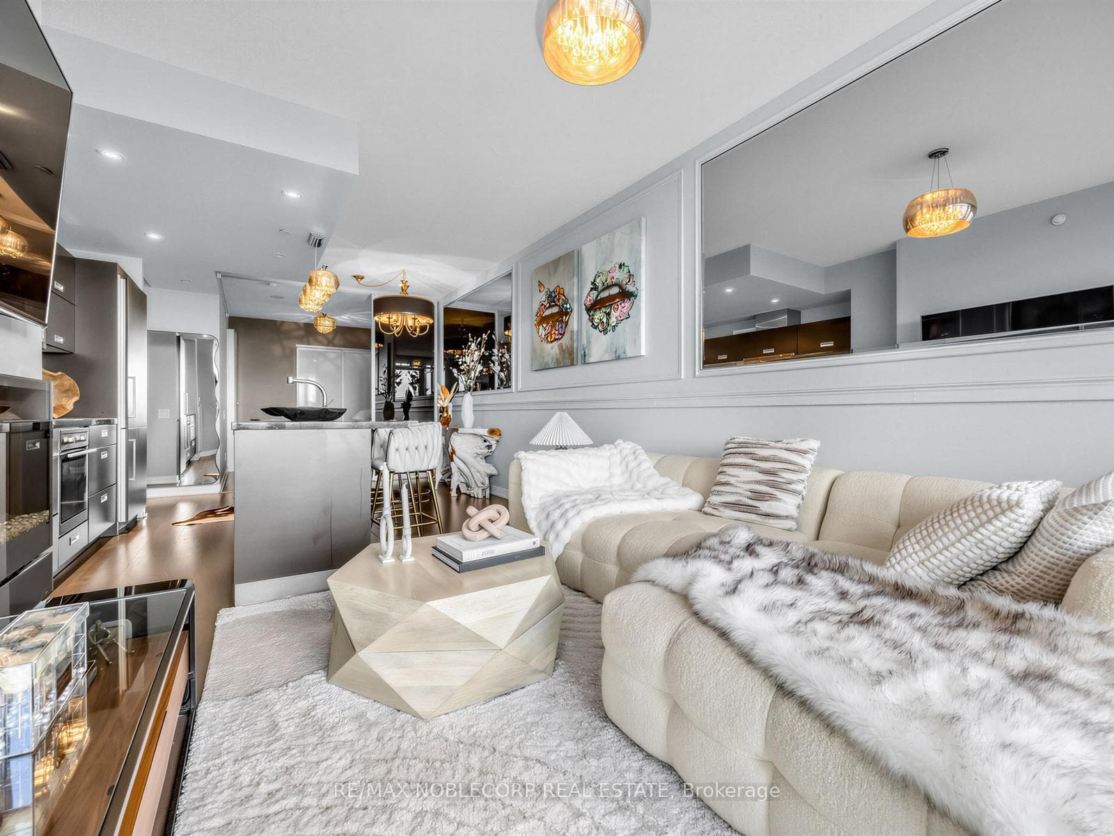 88 Park Lawn Road Unit 2212, Liberty Village / Parkdale / South Parkdale, ON M8Y 0B5 - Photo 1