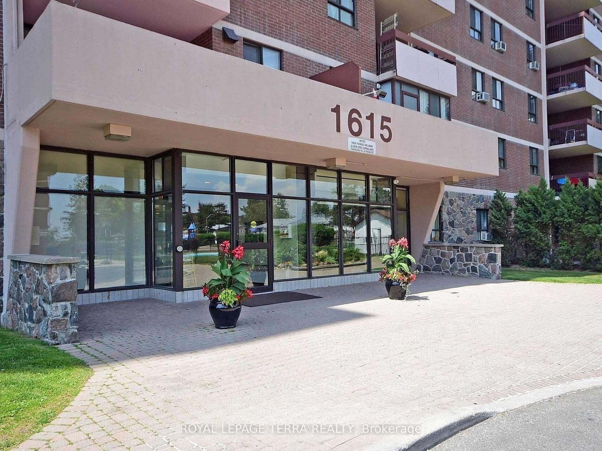 1615 Bloor Street Unit 305, Mississauga, ON L4X 1S2 - Photo 1