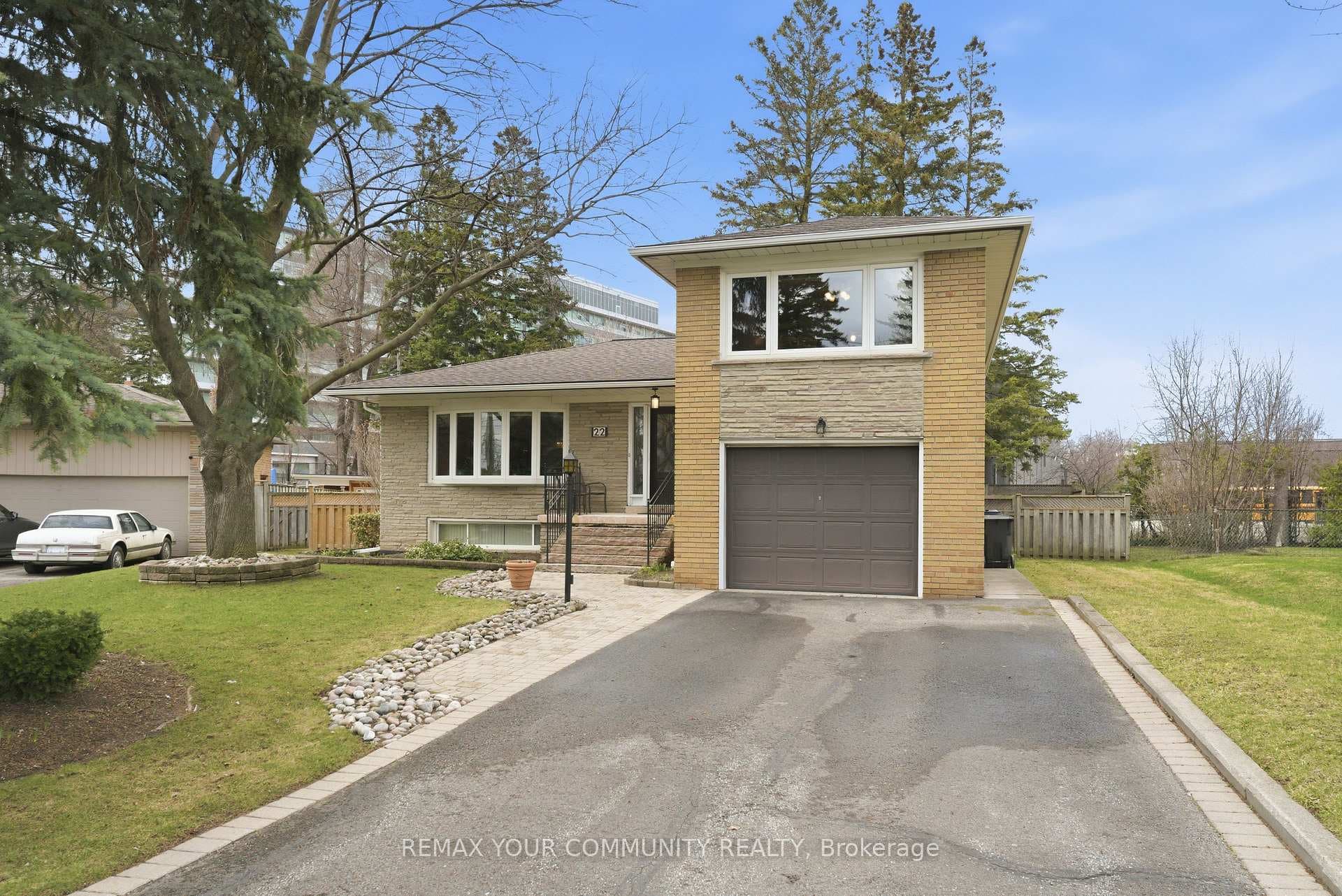 22 Marathon Crescent, Thornhill / Willowdale, ON M2R 2L7 - Photo 1