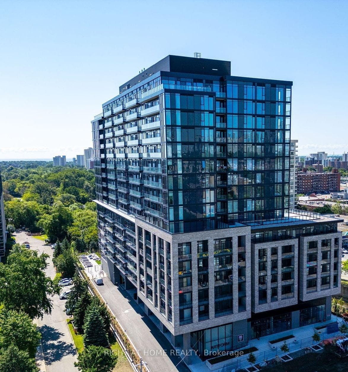 86 Dundas Street Unit 725, Mississauga, ON L5A 0B1 - Photo 1