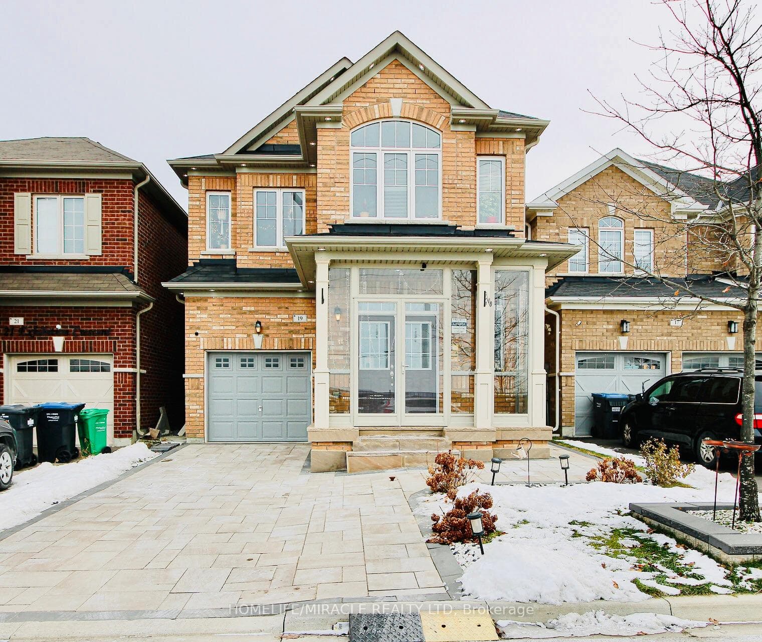 19 Exhibition Crescent, Brampton, ON L7A 4B9 - Photo 1