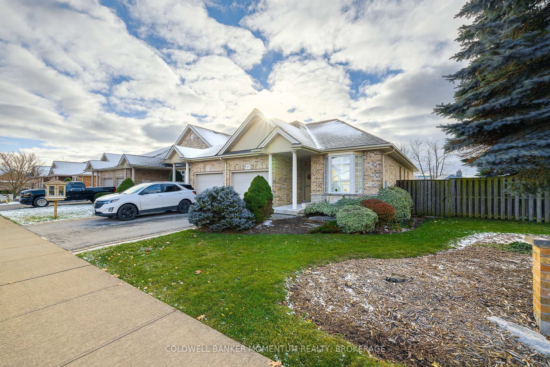 7 Willowlanding Court, Welland, ON L3C 7L7 - Photo 1