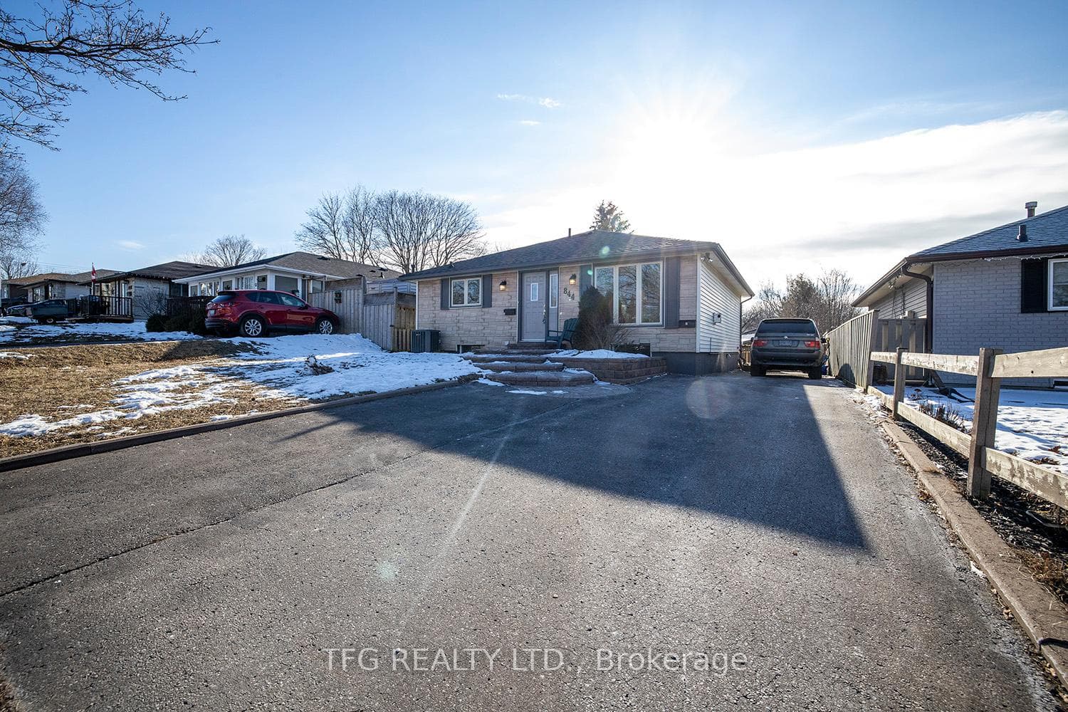 844 Grandview Drive, Oshawa, ON L1H 7W8 - Photo 1