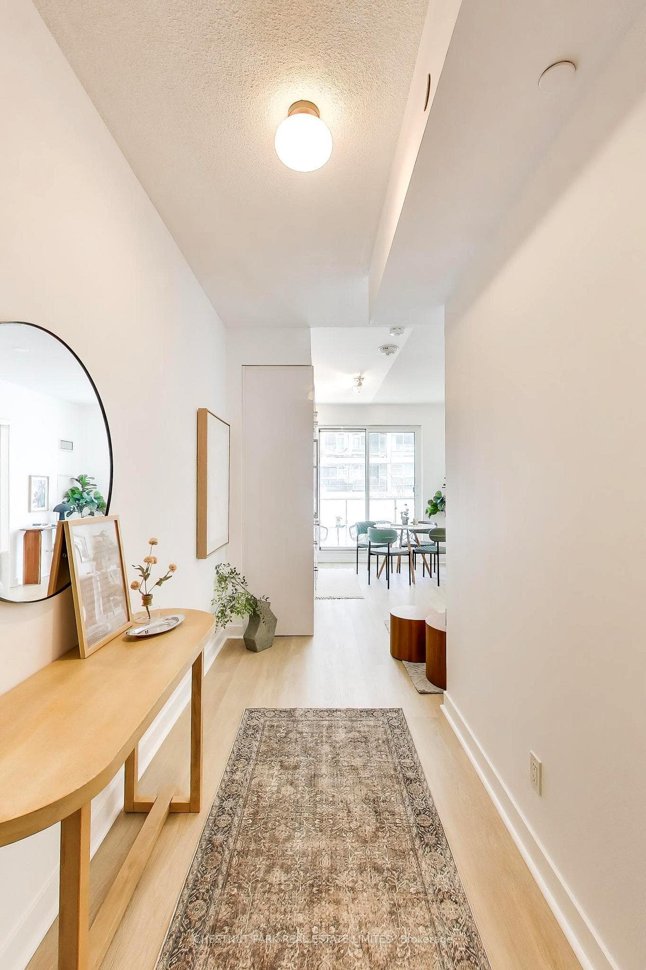 2221 Yonge Street Unit 406, Leaside / Davisville, ON M4S 0B8 - Photo 1