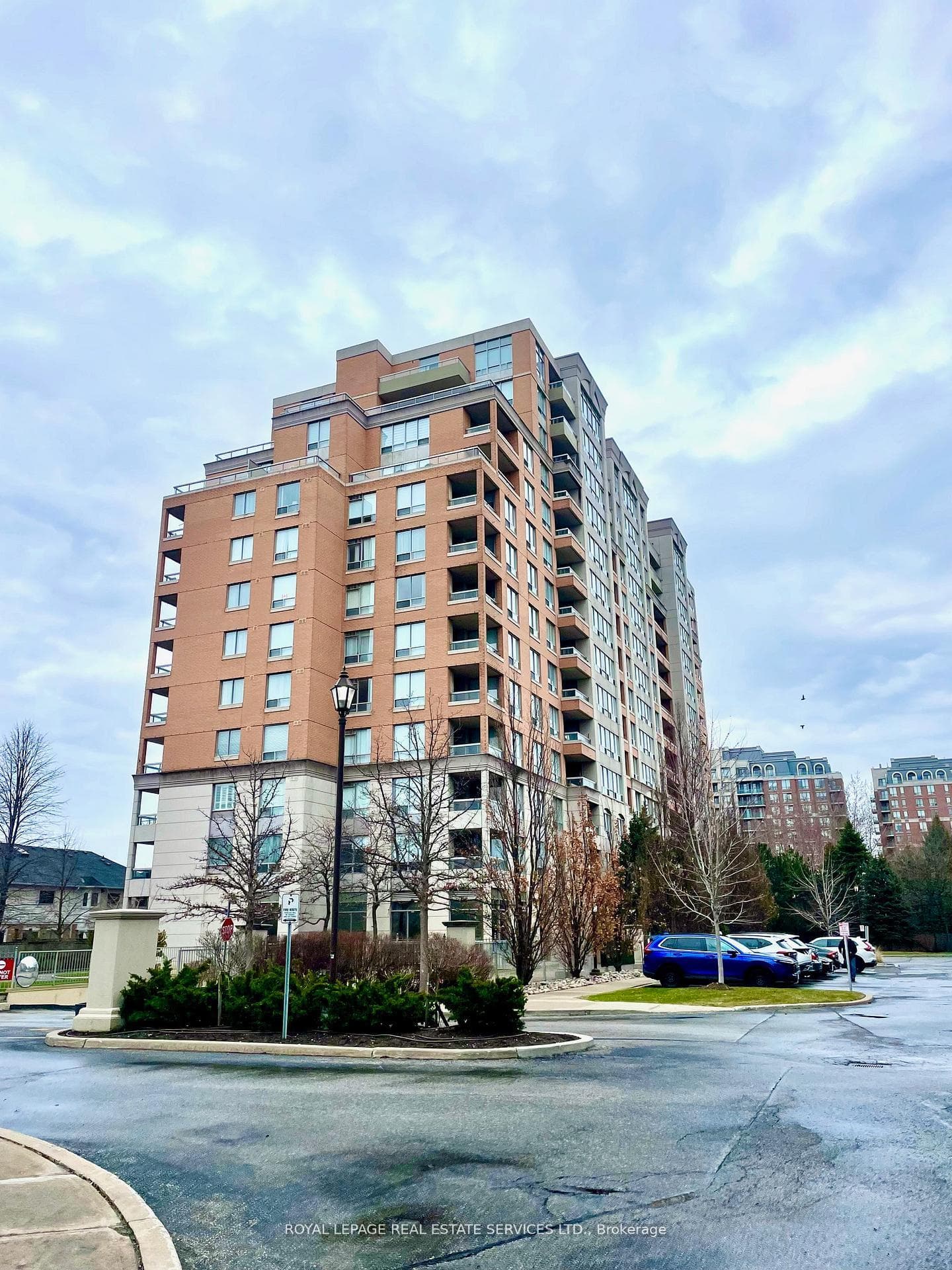 29 Northern Heights Drive Unit 203, Richmond Hill, ON L4B 4L8 - Photo 1