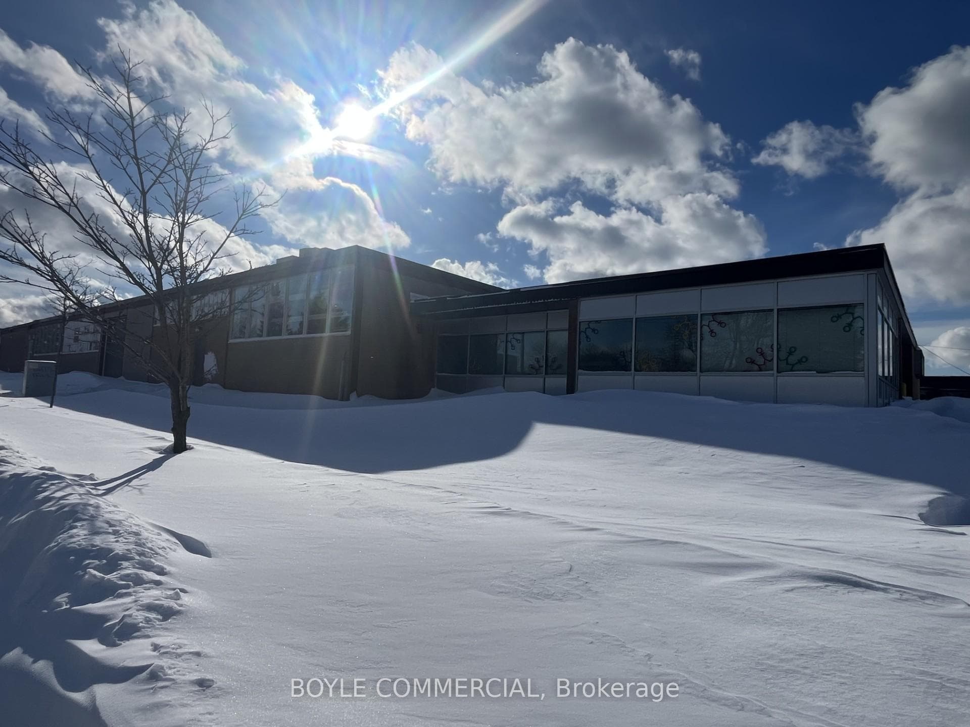 161 Bartley Drive Unit 16, Don Mills / Parkwoods / Victoria Village, ON M4A 1E6 - Photo 1