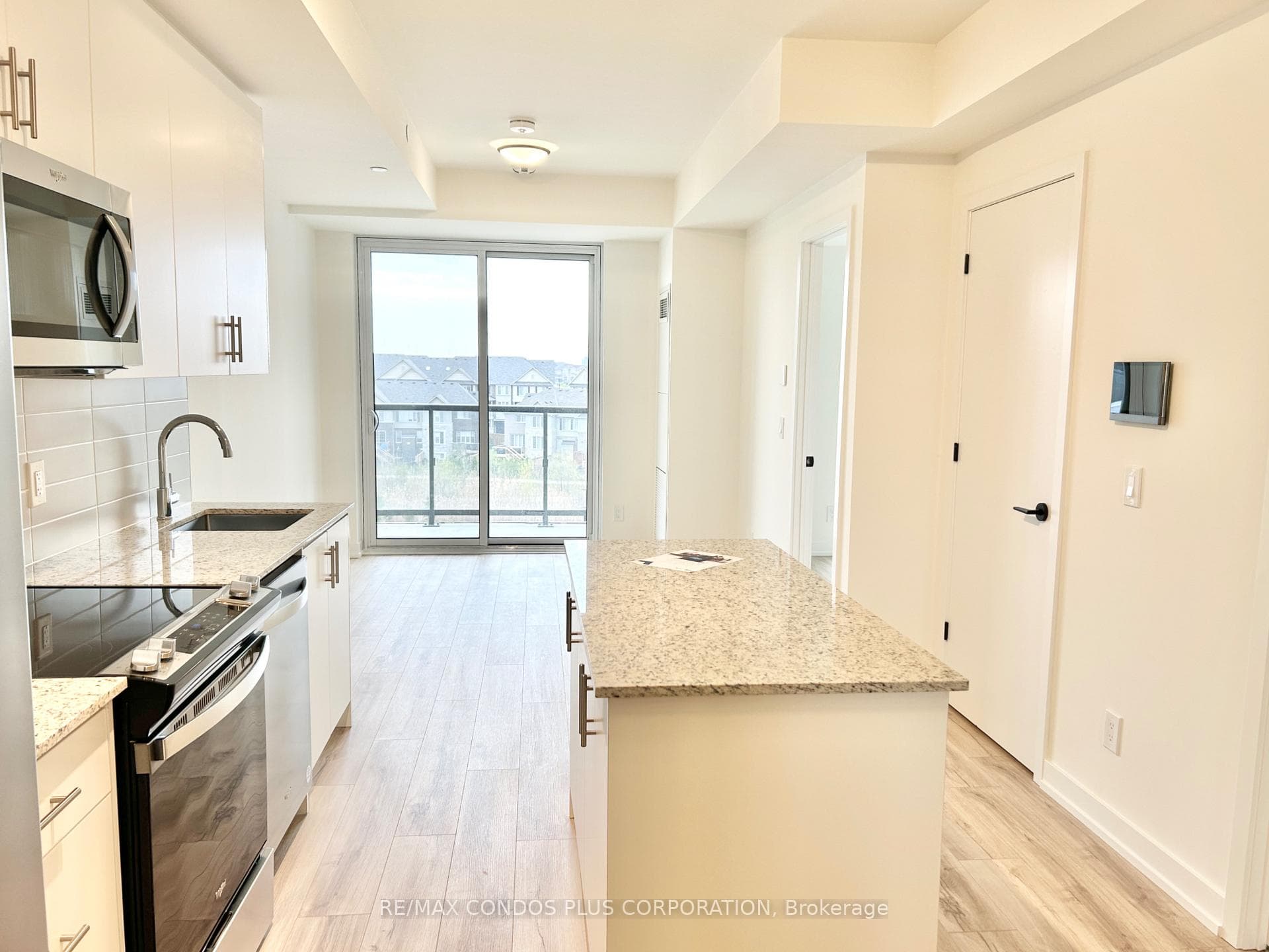 335 Wheat Boom Drive Unit 518, Oakville, ON L6H 7C2 - Photo 1