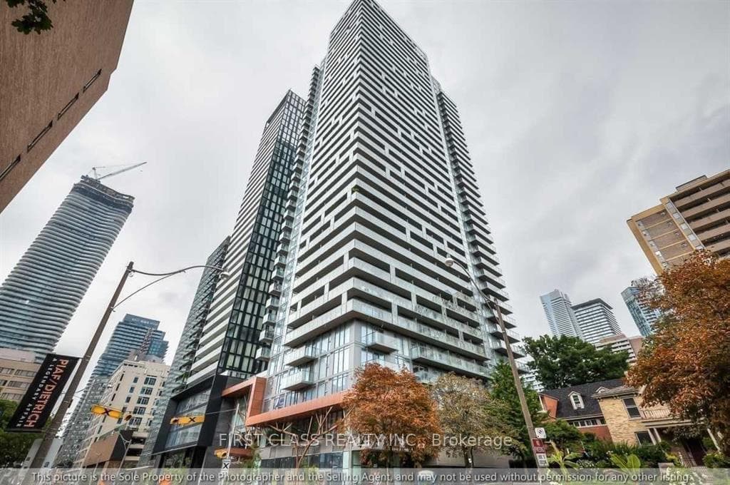 50 Wellesley Street Unit 2003, Toronto C08