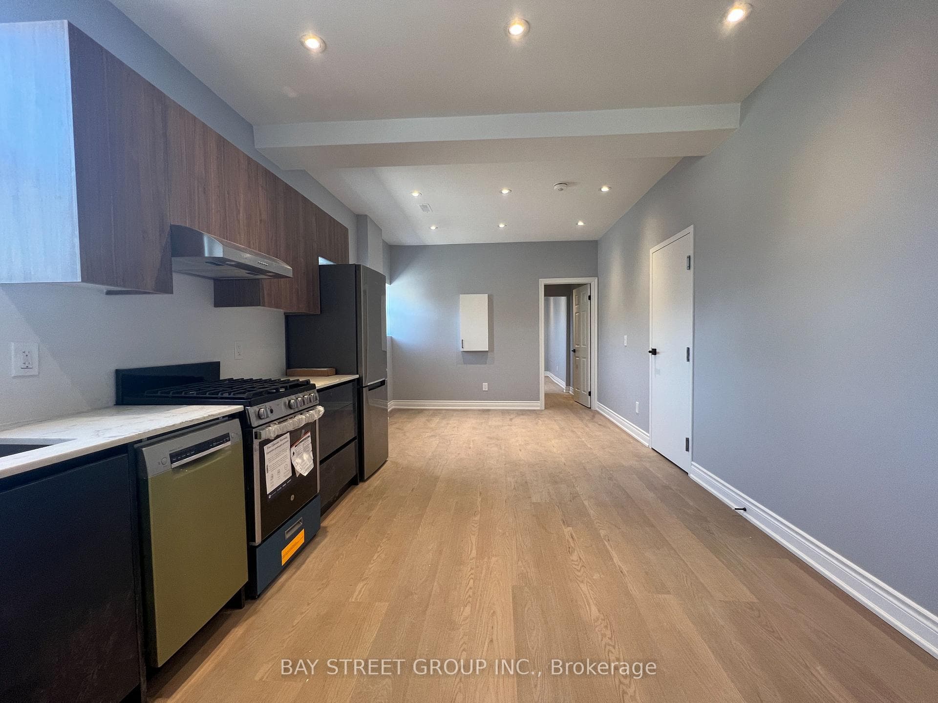 2386 Lake Shore Boulevard Unit 202, Liberty Village / Parkdale / South Parkdale, ON M8V 1C3 - Photo 1
