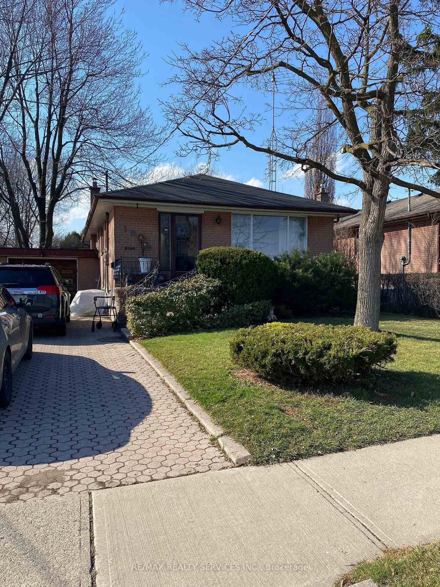 10 Jersey Avenue, Brampton, ON L6W 1L6 - Photo 1