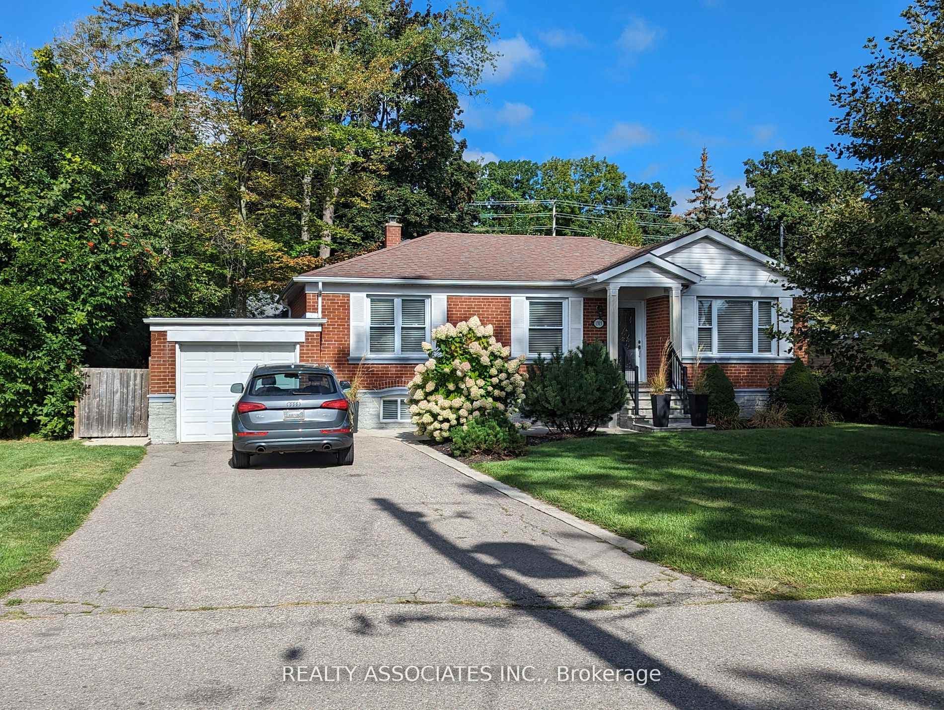 1315 Crossfield Bend, Mississauga, ON L5G 3P5 - Photo 1