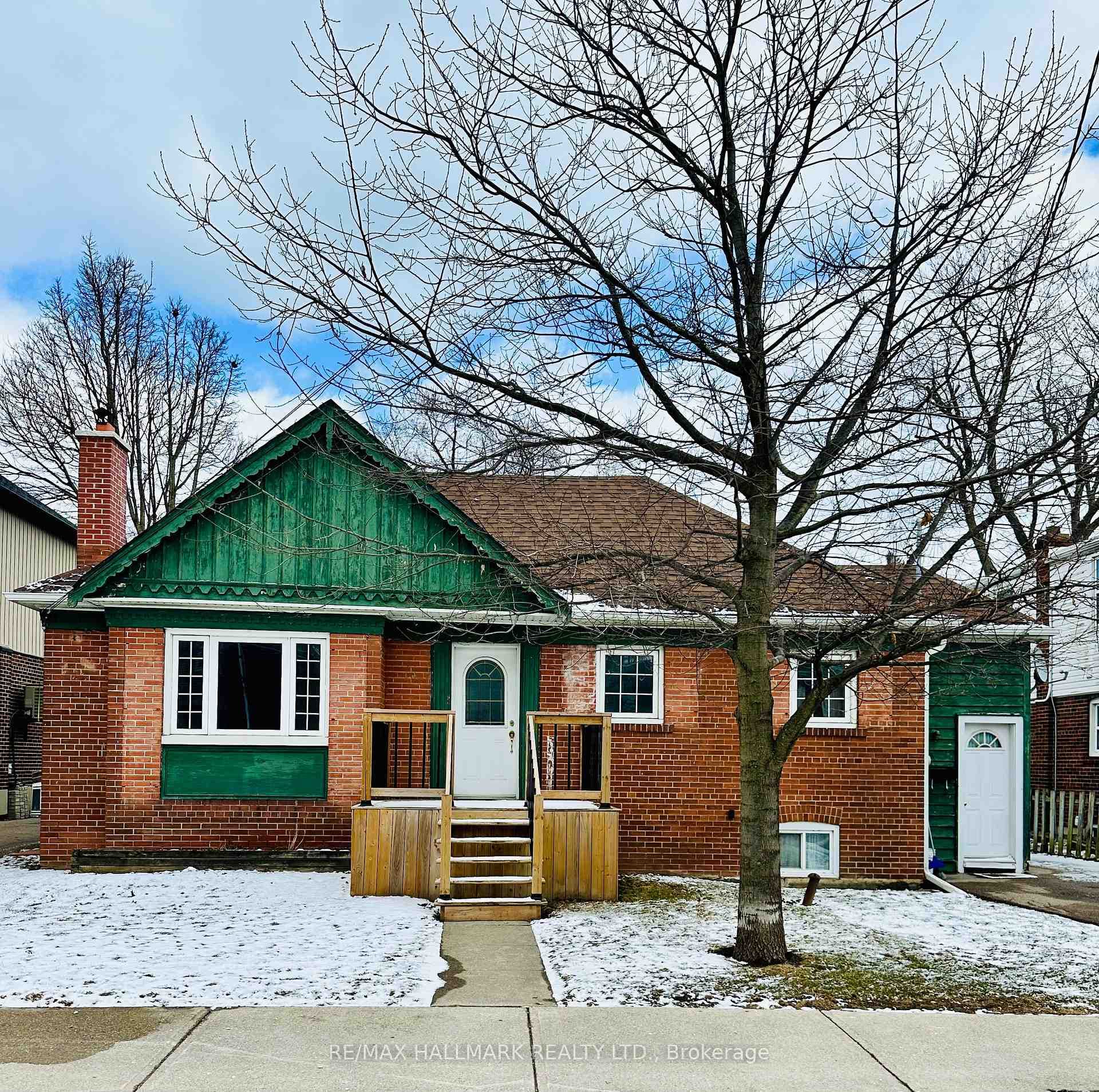 27 Royal York Road, Liberty Village / Parkdale / South Parkdale, ON M8V 2T3 - Photo 1