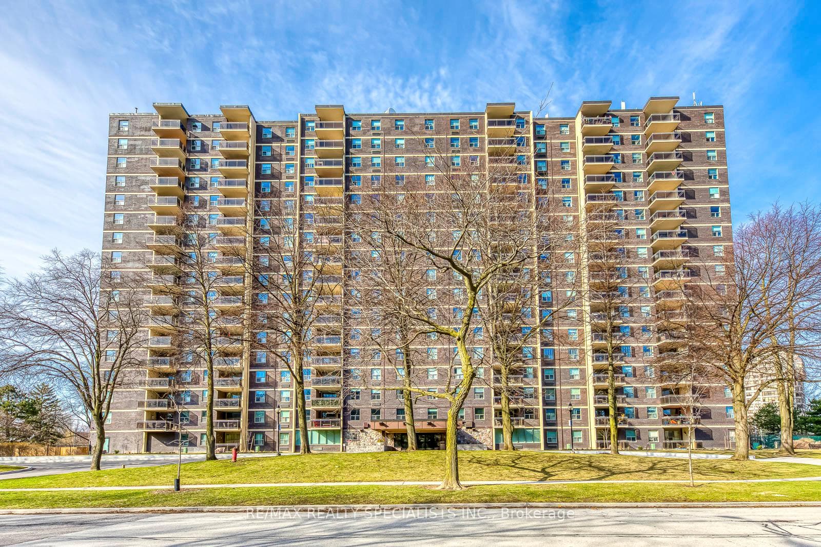 966 Inverhouse Drive Unit 405, Mississauga, ON L5J 4B6 - Photo 1