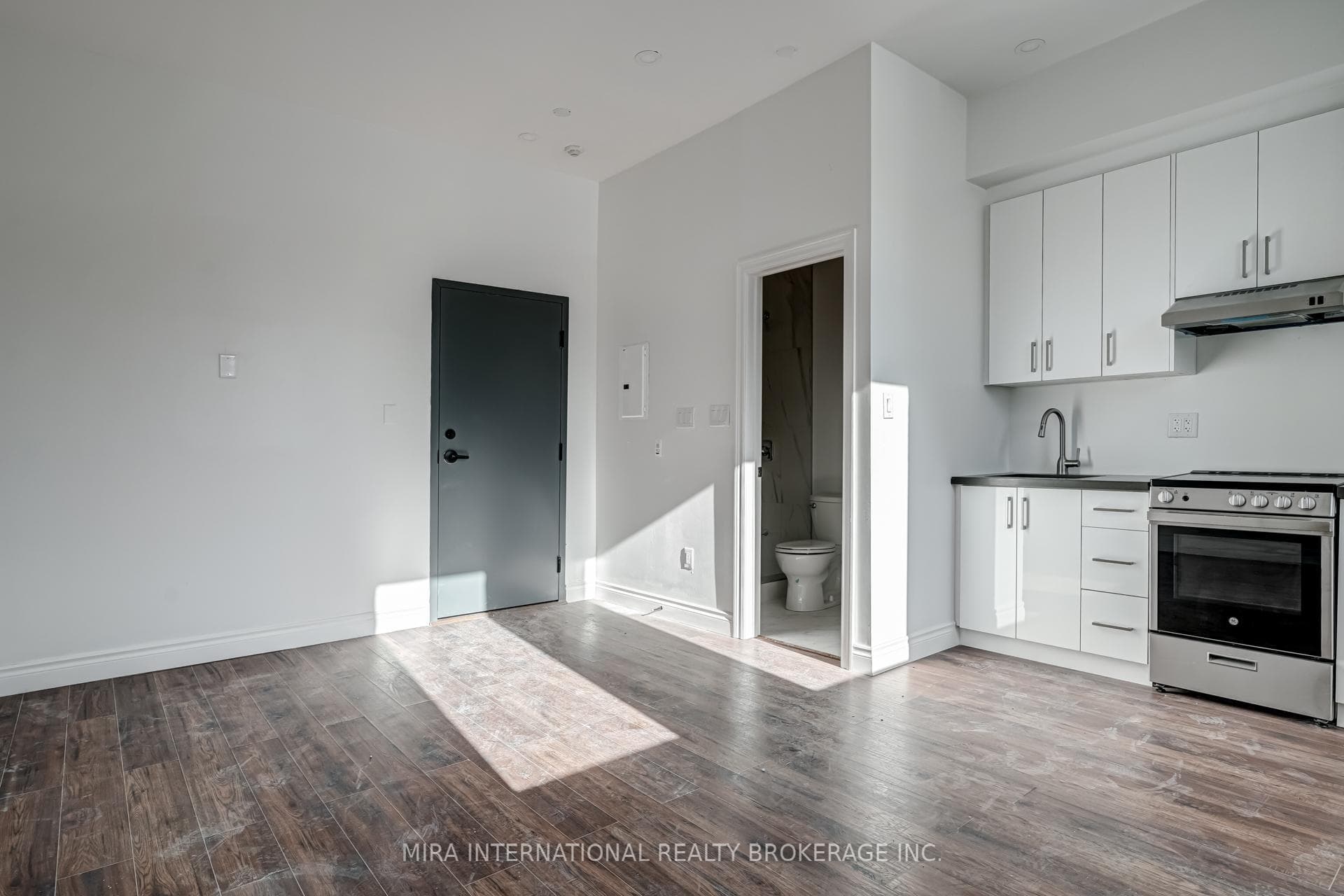 180 Sherbourne Street Unit 203, Toronto C08
