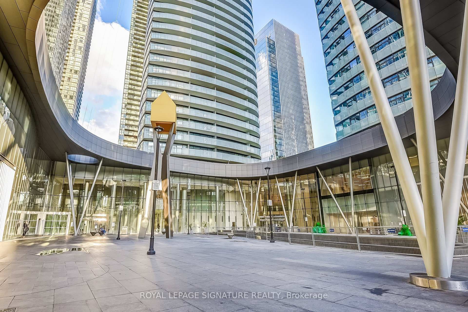 14 York Street Unit 2804, Downtown Toronto / Waterfront, ON M5J 0B1 - Photo 1