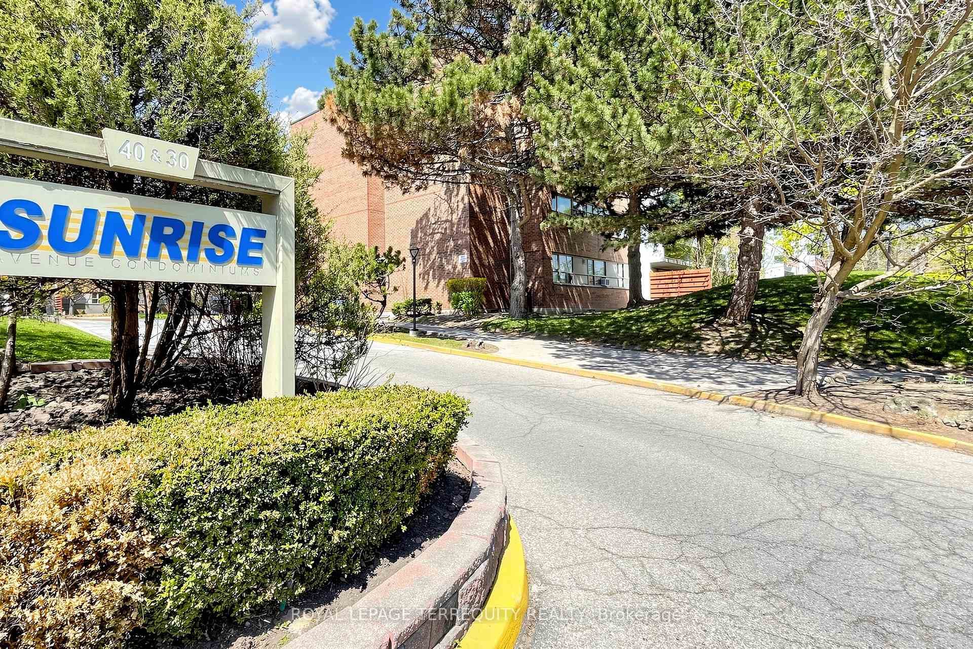 30 Sunrise Avenue Unit 103, Don Mills / Parkwoods / Victoria Village, ON M4A 2R3 - Photo 1