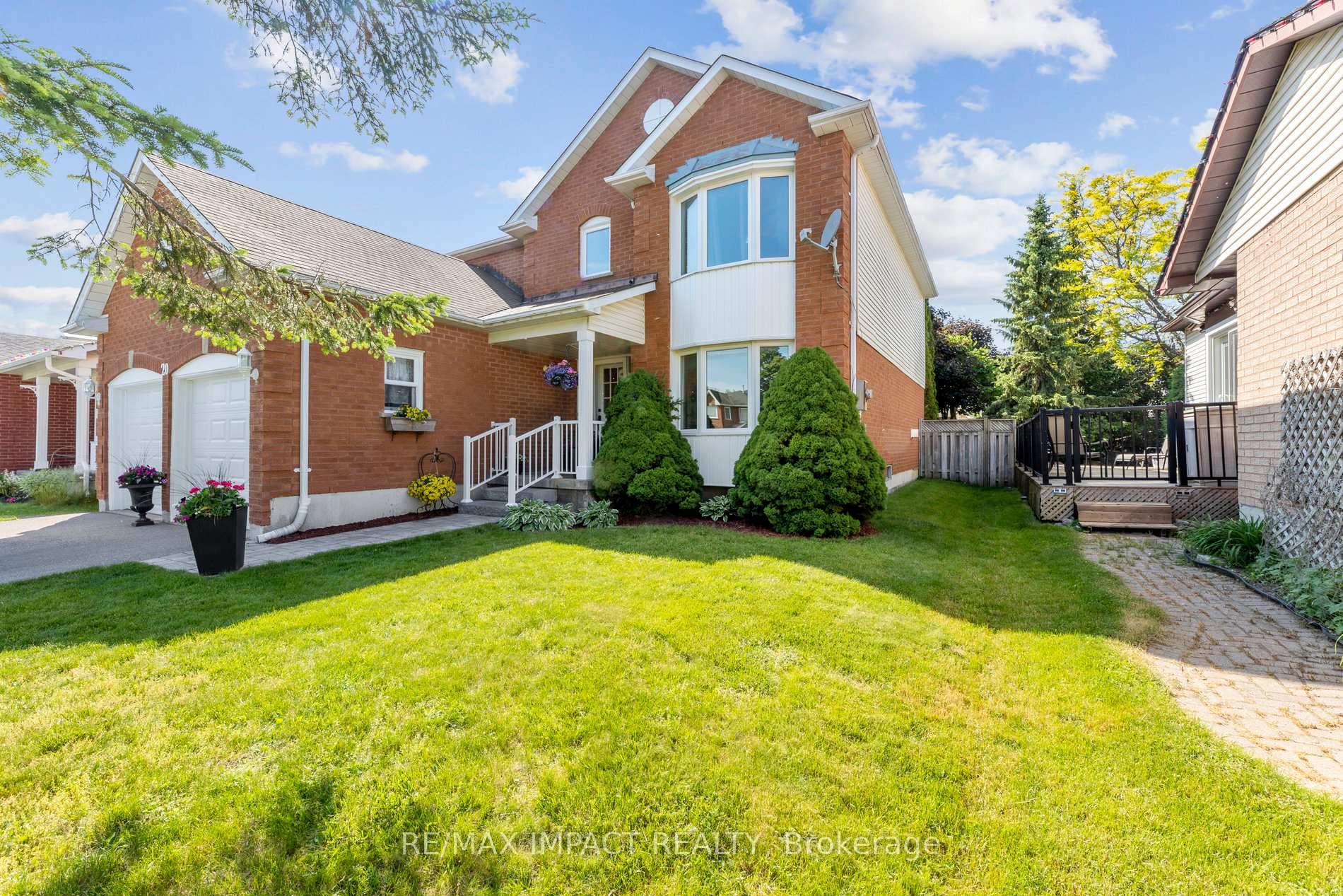 20 Living Court, Clarington