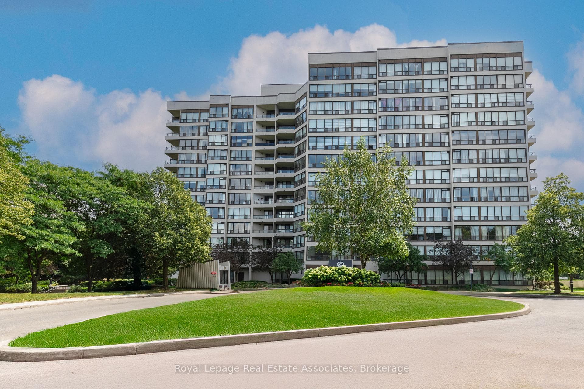 12 Laurelcrest Street Unit 1112, Brampton, ON L6S 5Y4 - Photo 1