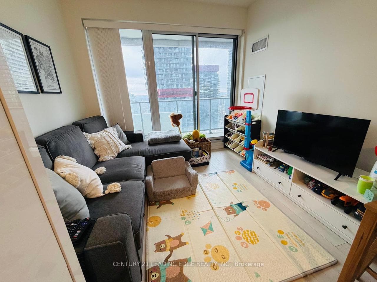 2221 YONGE Street Unit 2810, Leaside / Davisville, ON M4S 2B5 - Photo 1