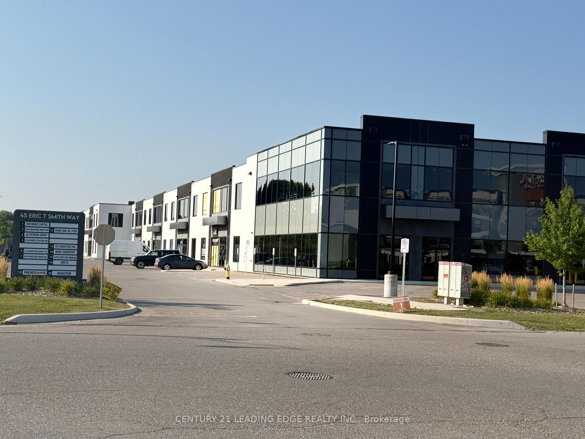 45 Eric T Smith Way Unit 10, Aurora, ON L4G 7C6 - Photo 1