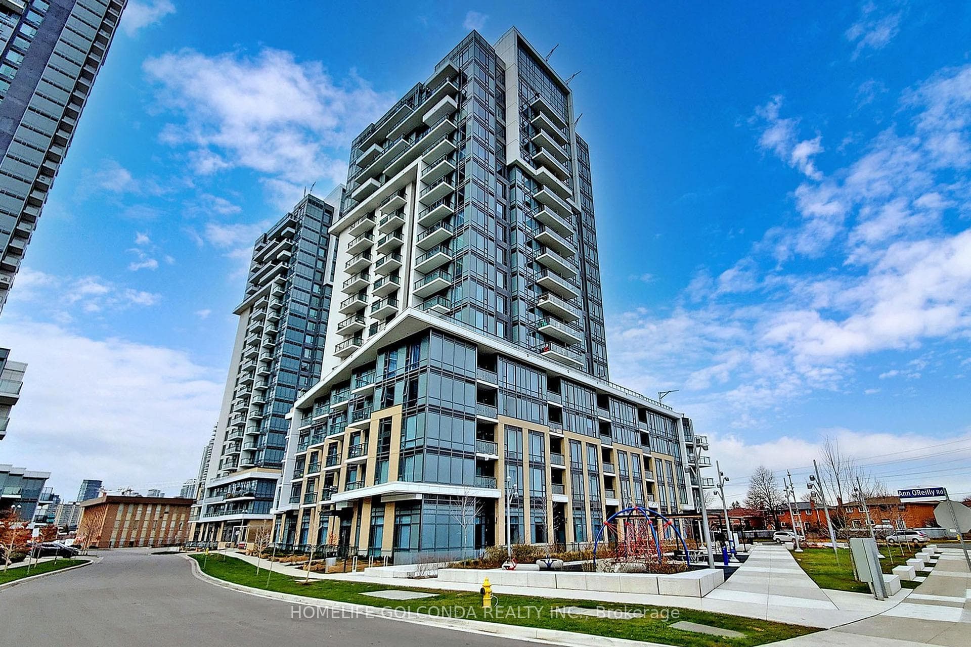 60 Ann O'reilly Road Unit 1560, Hillcrest Village / Bayview Village, ON M2J 0C8 - Photo 1