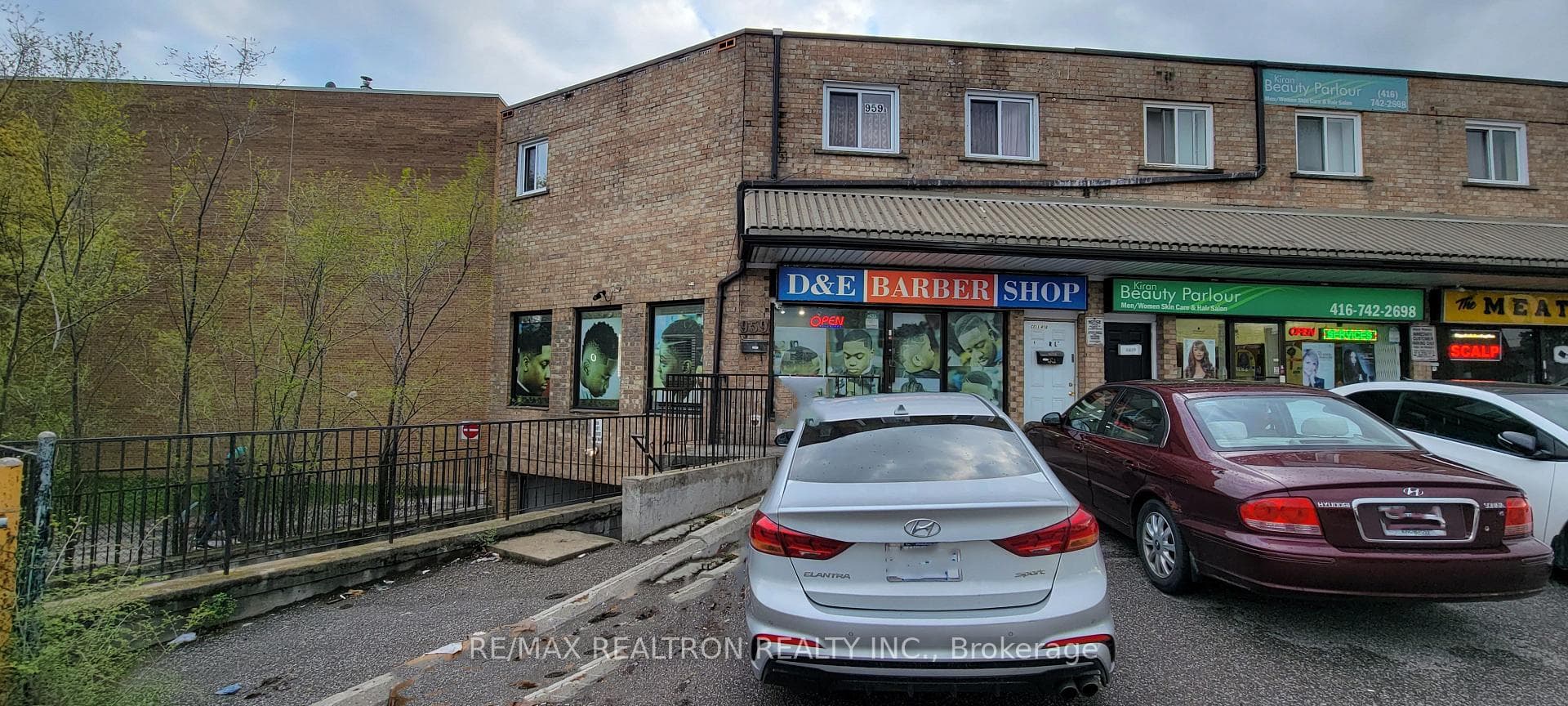 959 Albion Road, Etobicoke (West Mall / Rexdale), ON M9V 1A6 - Photo 1