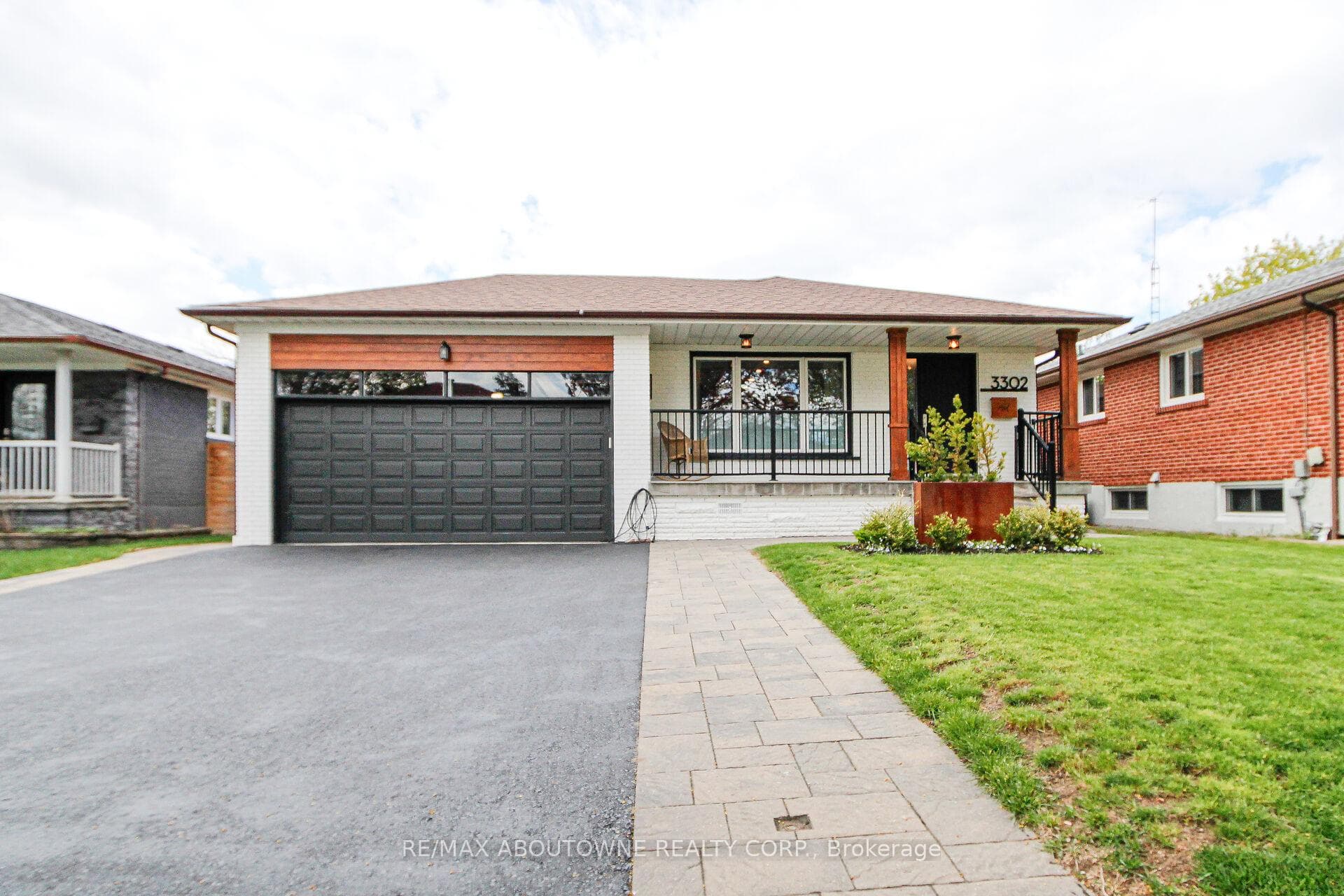 3302 Cardross Road, Mississauga, ON L4X 2N2 - Photo 1