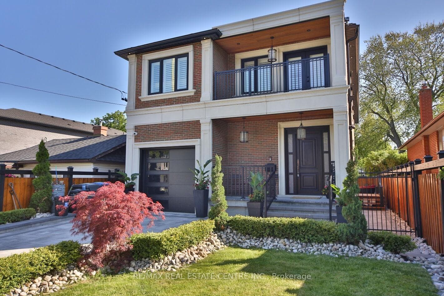 1098 Meredith Avenue, Mississauga, ON L5E 2E1 - Photo 1