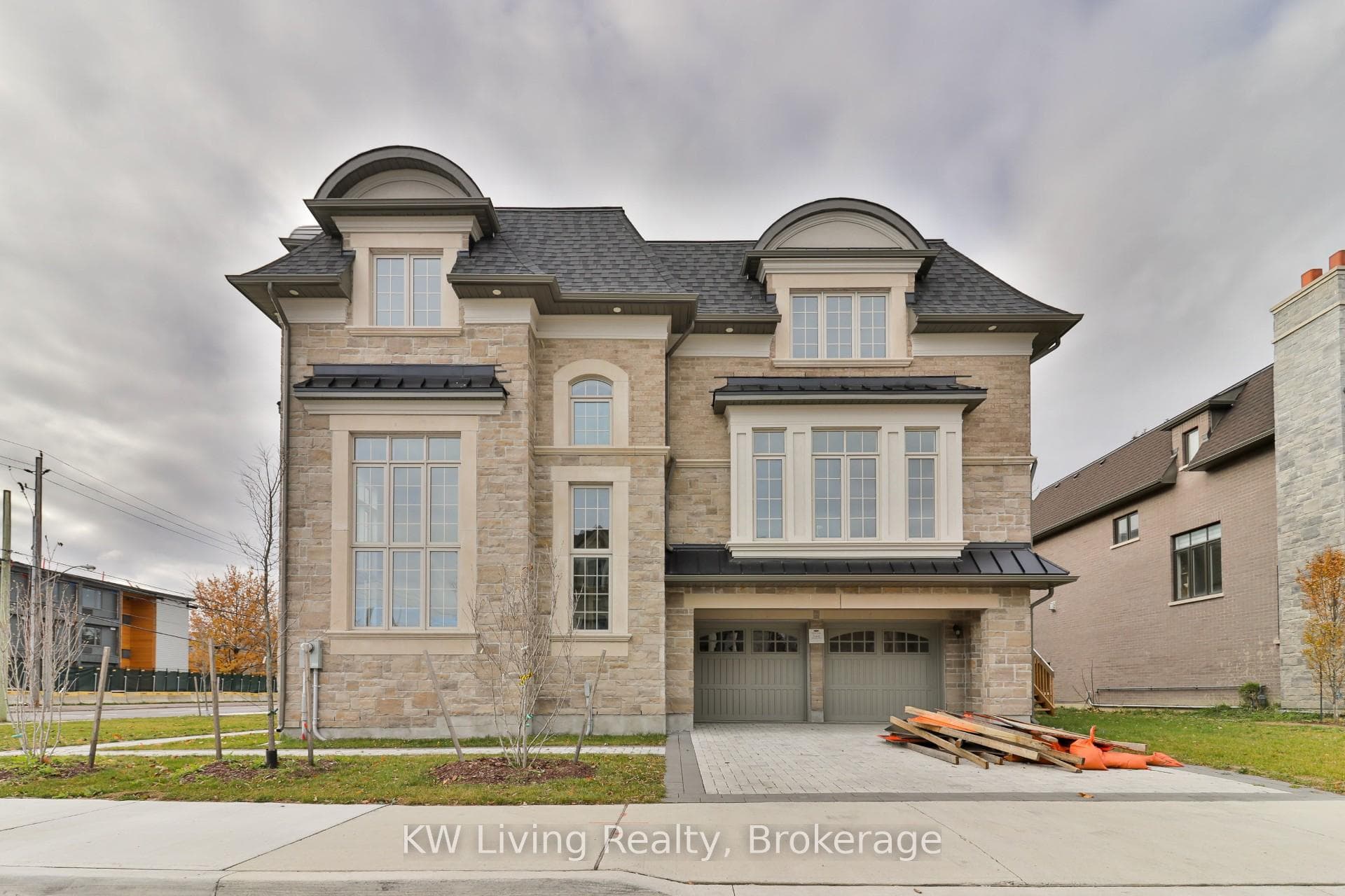 166 Cummer Avenue, Willowdale / Newtonbrook