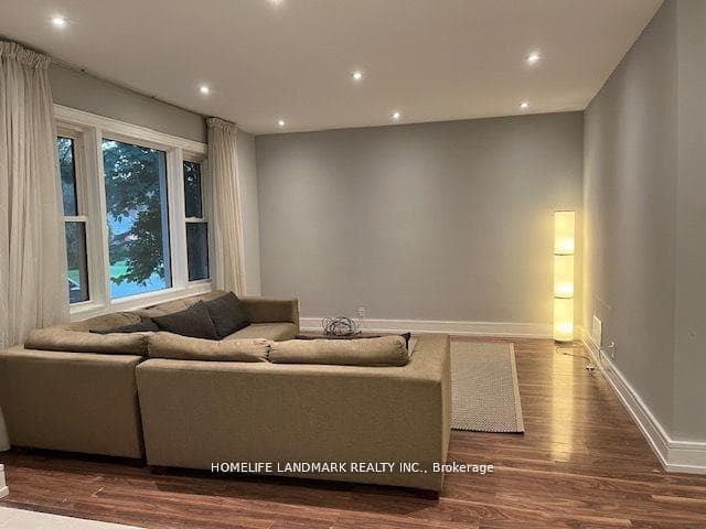 344 Horsham Avenue, Thornhill / Willowdale