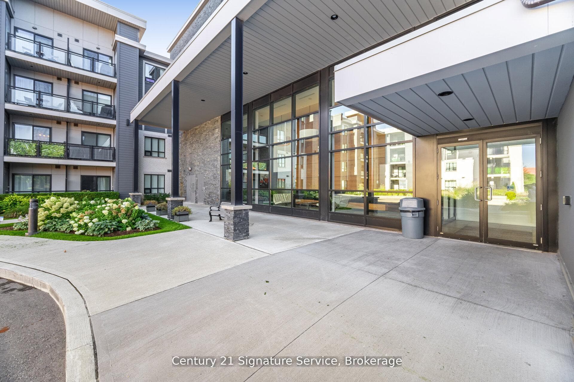 3170 Erin Mills Parkway Unit 401, Mississauga, ON L5L 0B6 - Photo 1