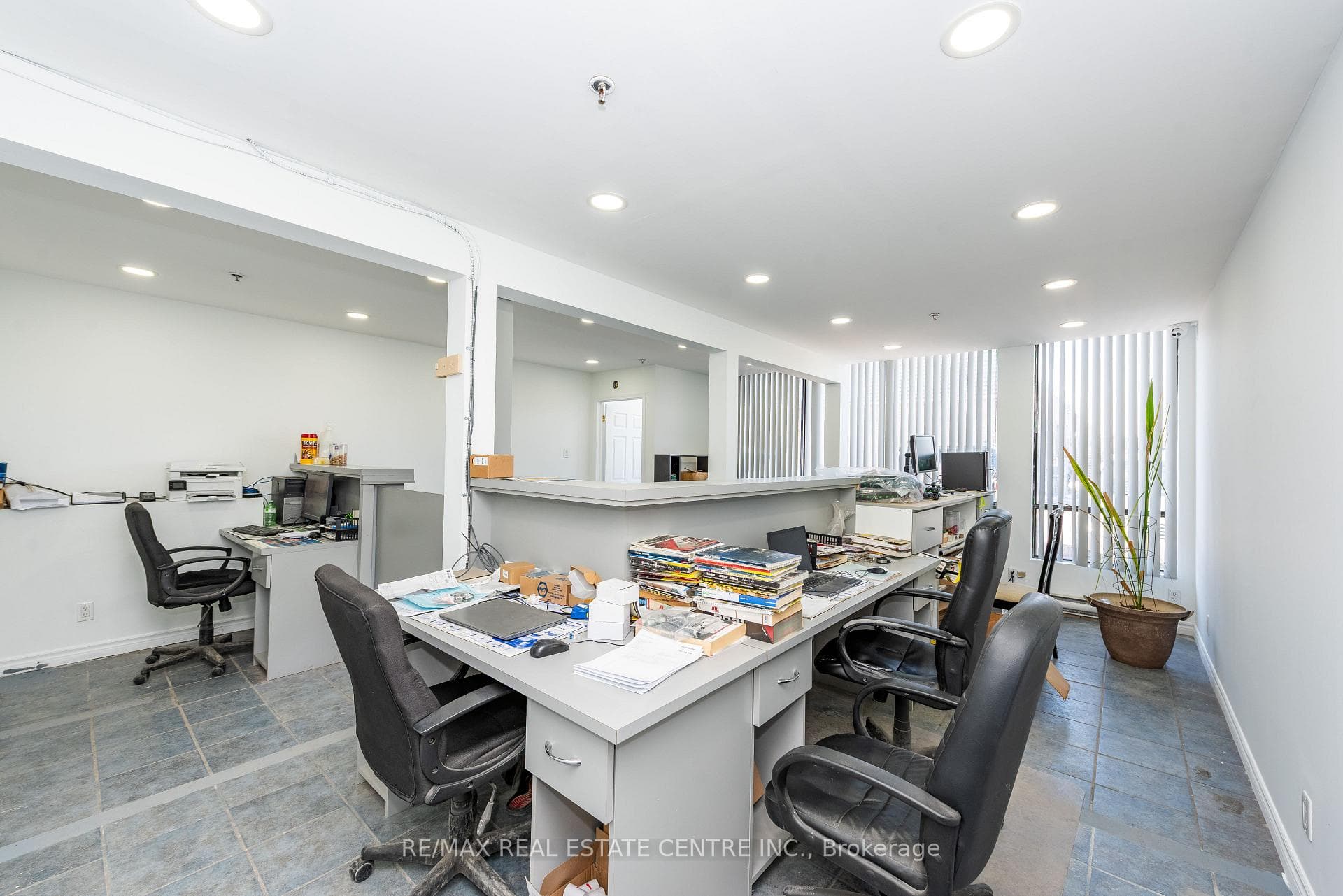 7171 Torbram Road Unit 11, Mississauga, ON L4T 3W4 - Photo 1