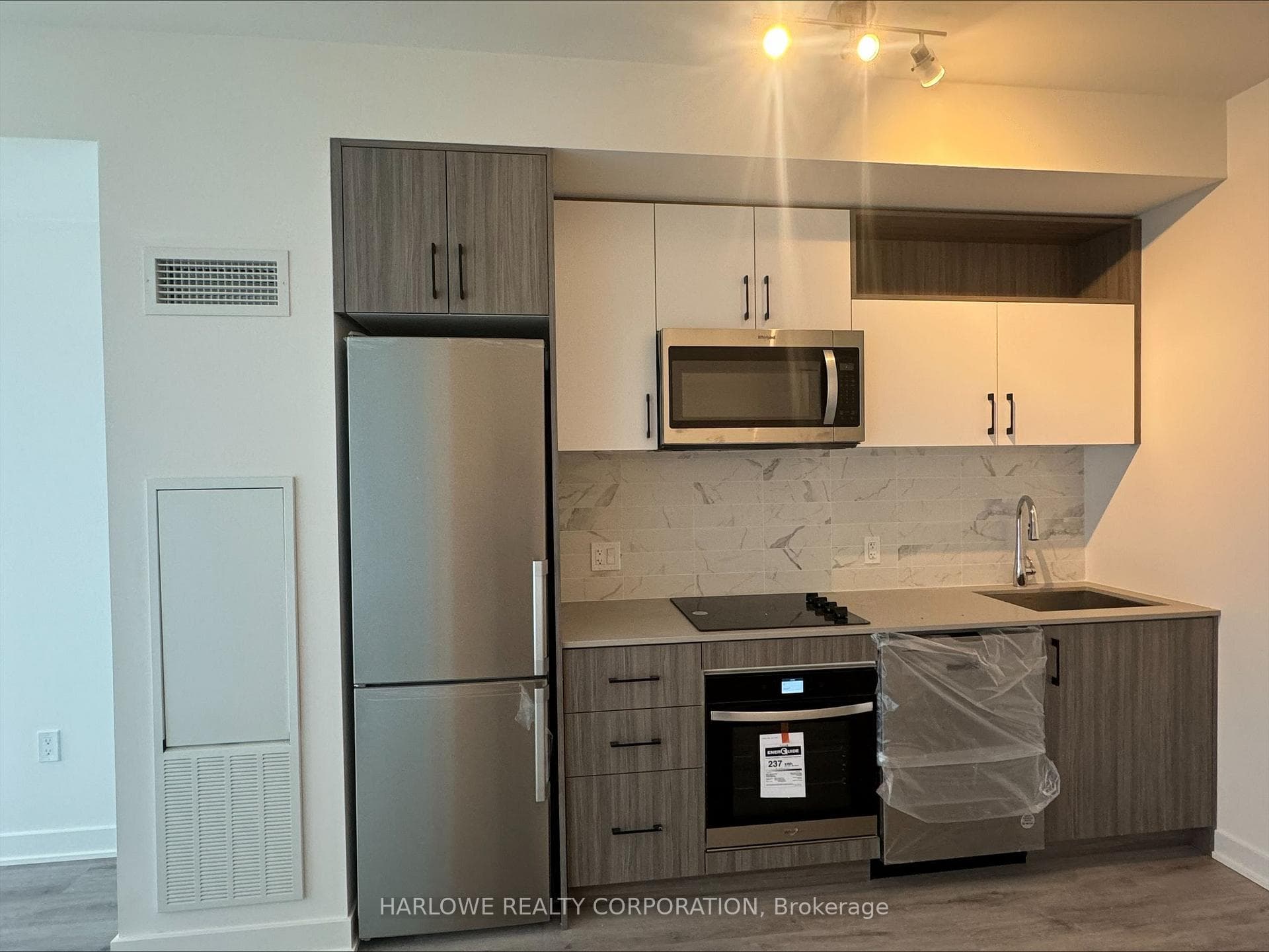 70 Princess Street Unit 2212 E, Regent Park / Cabbagetown / St. James Town, ON M5A 0X6 - Photo 1